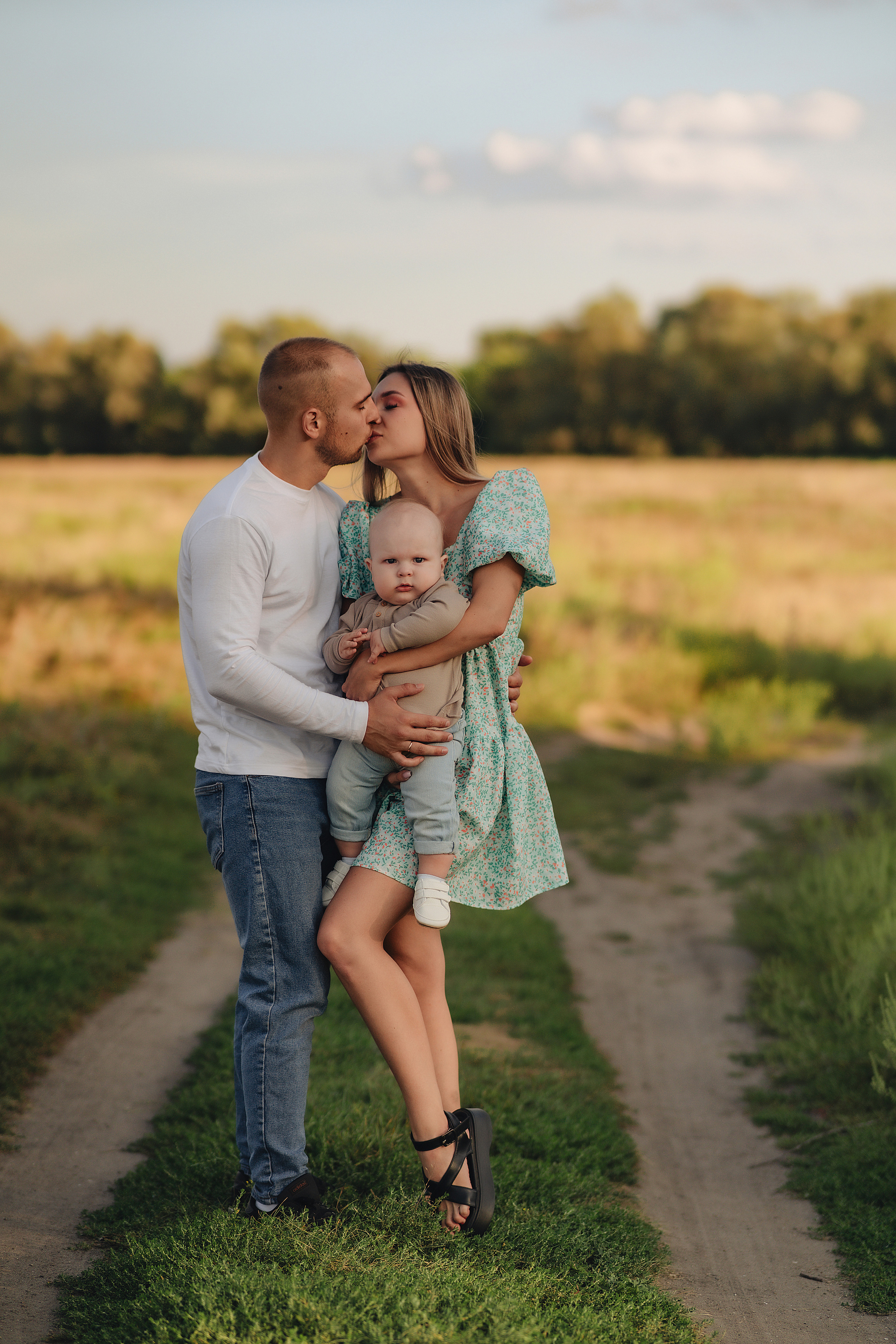 Анастасия, Артём и Денис | Съемка на закате в сентябре. Фотограф Карина Шмулёва. Воронеж и область