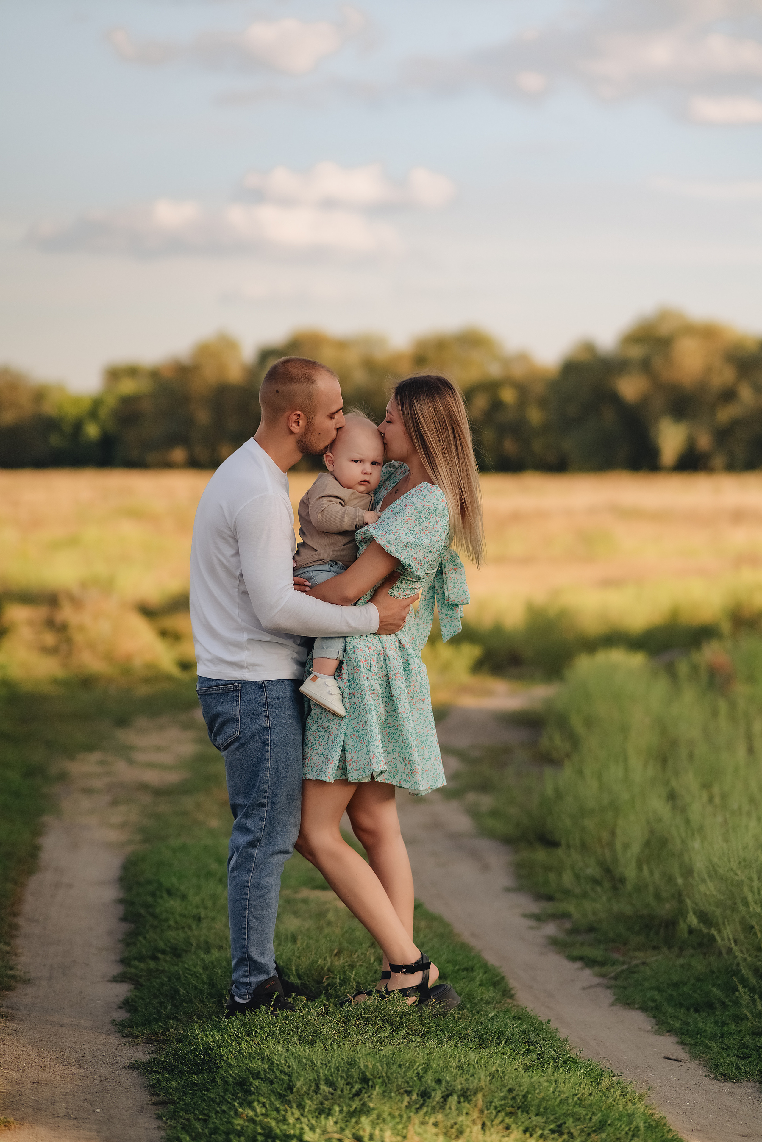 Анастасия, Артём и Денис | Съемка на закате в сентябре. Фотограф Карина Шмулёва. Воронеж и область