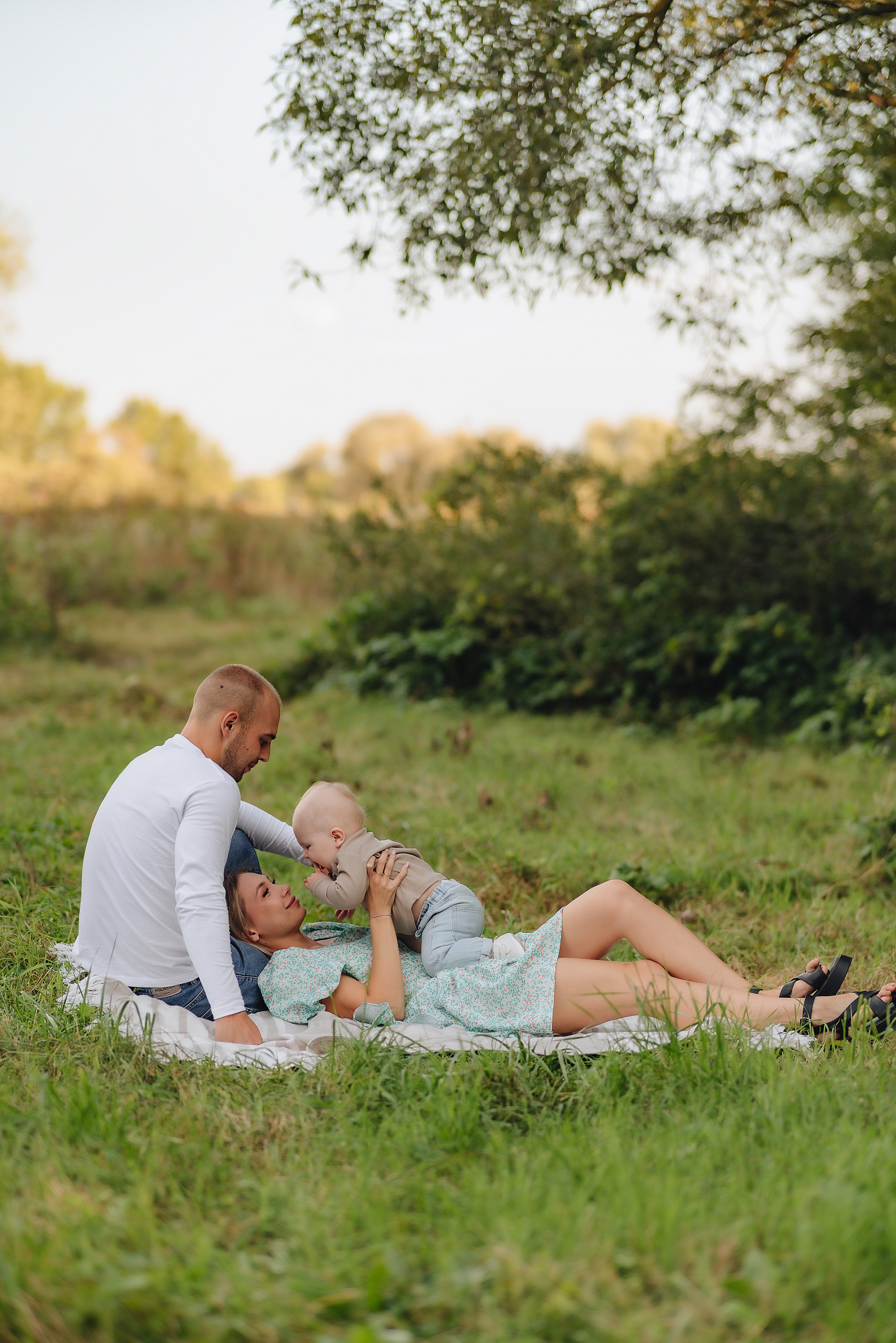 Анастасия, Артём и Денис | Съемка на закате в сентябре. Фотограф Карина Шмулёва. Воронеж и область
