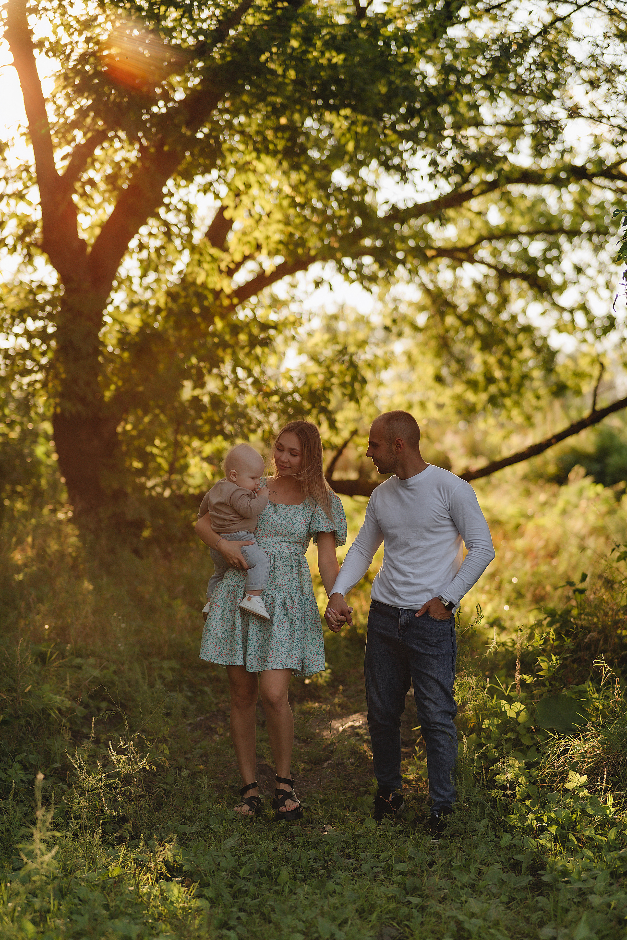 Анастасия, Артём и Денис | Съемка на закате в сентябре. Фотограф Карина Шмулёва. Воронеж и область