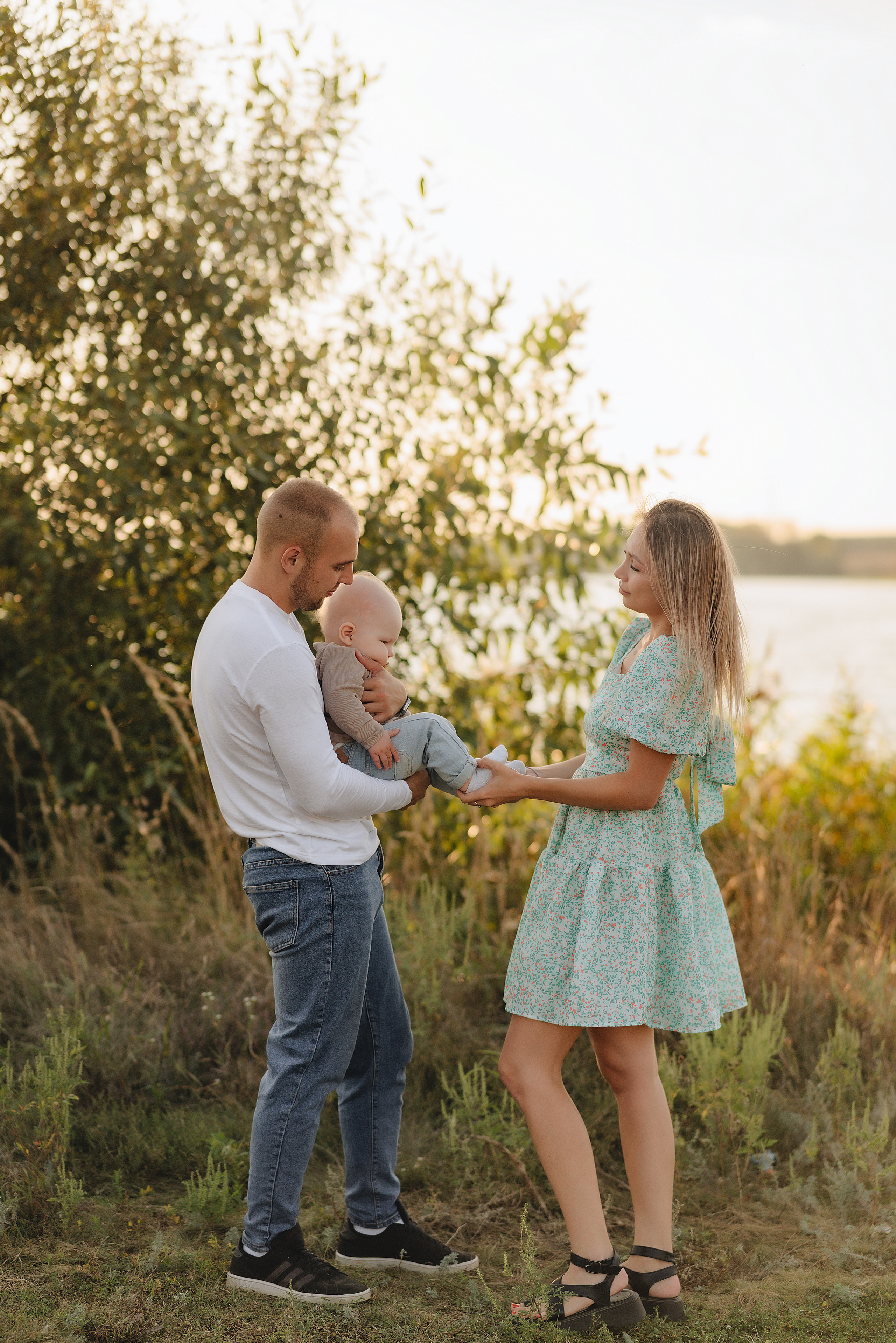Анастасия, Артём и Денис | Съемка на закате в сентябре. Фотограф Карина Шмулёва. Воронеж и область
