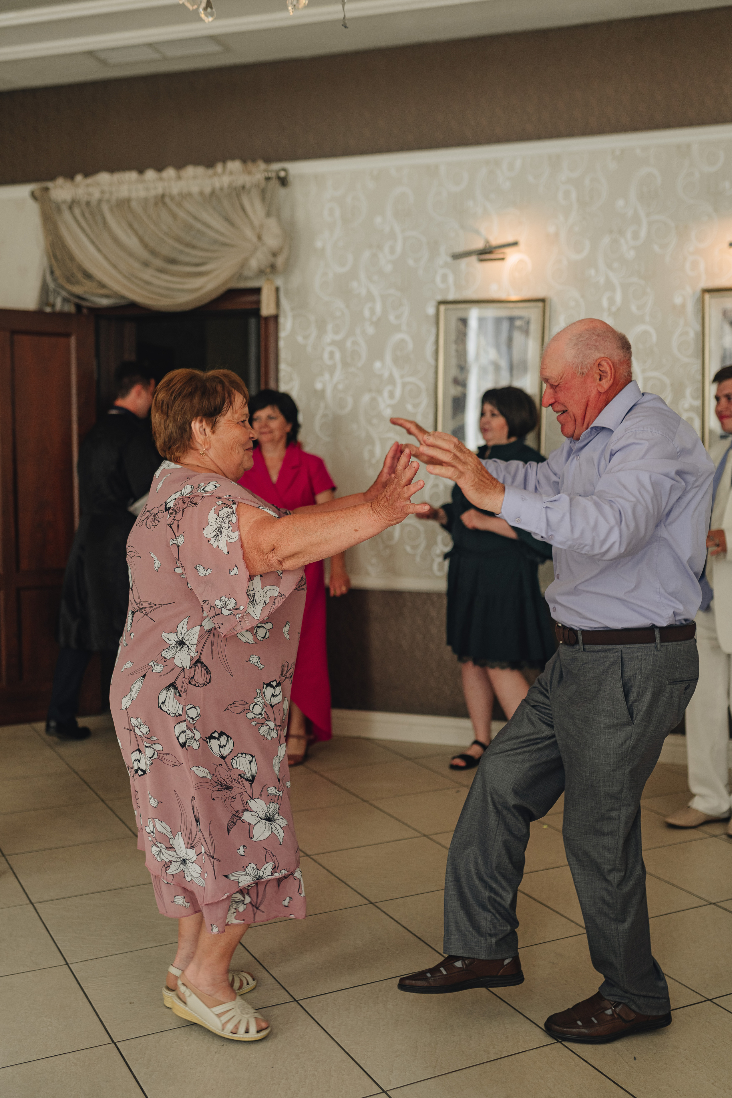Дарья и Алексей | Свадебная съемка в г. Бобров. Фотограф Карина Шмулёва. Воронеж и область