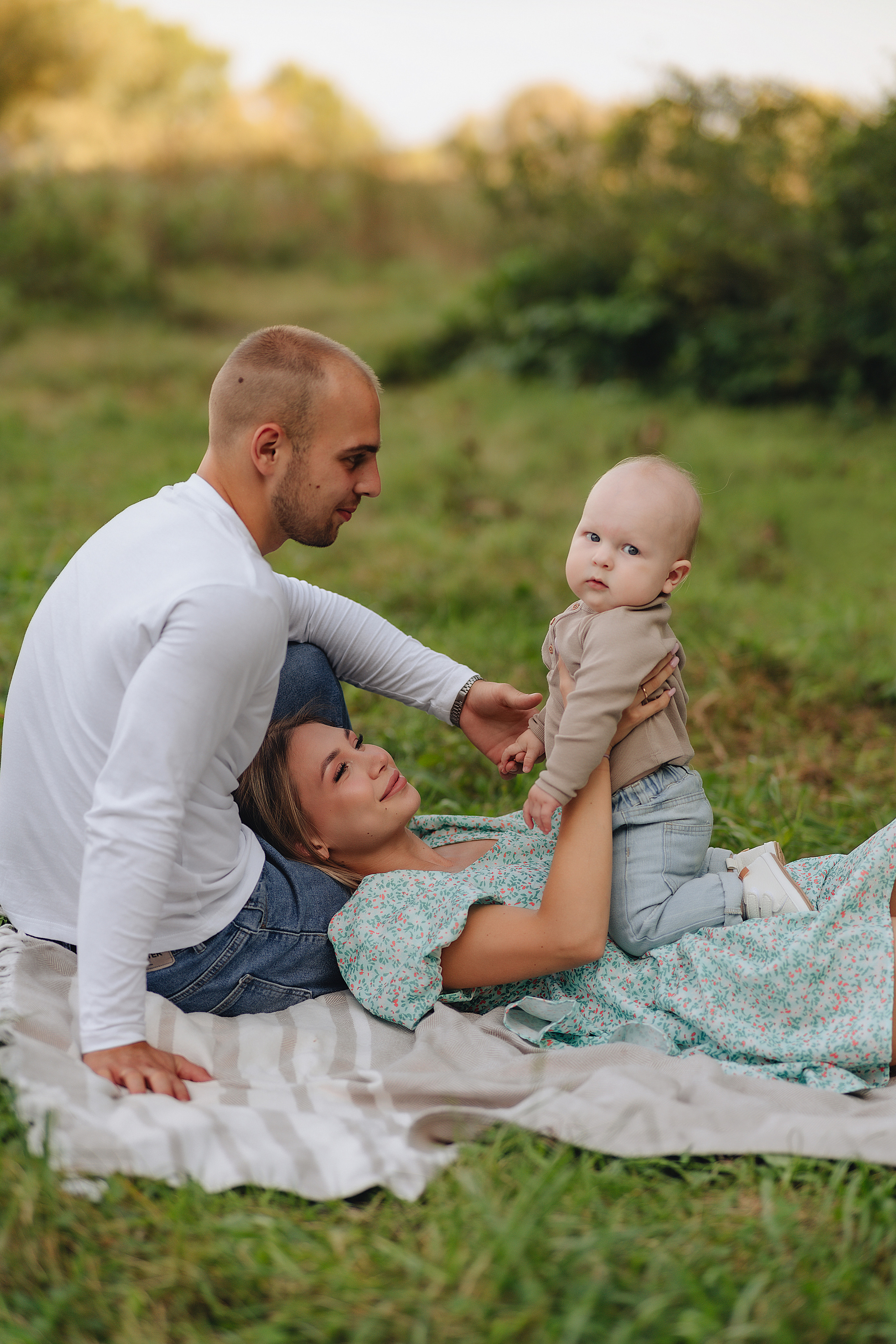 Анастасия, Артём и Денис | Съемка на закате в сентябре. Фотограф Карина Шмулёва. Воронеж и область