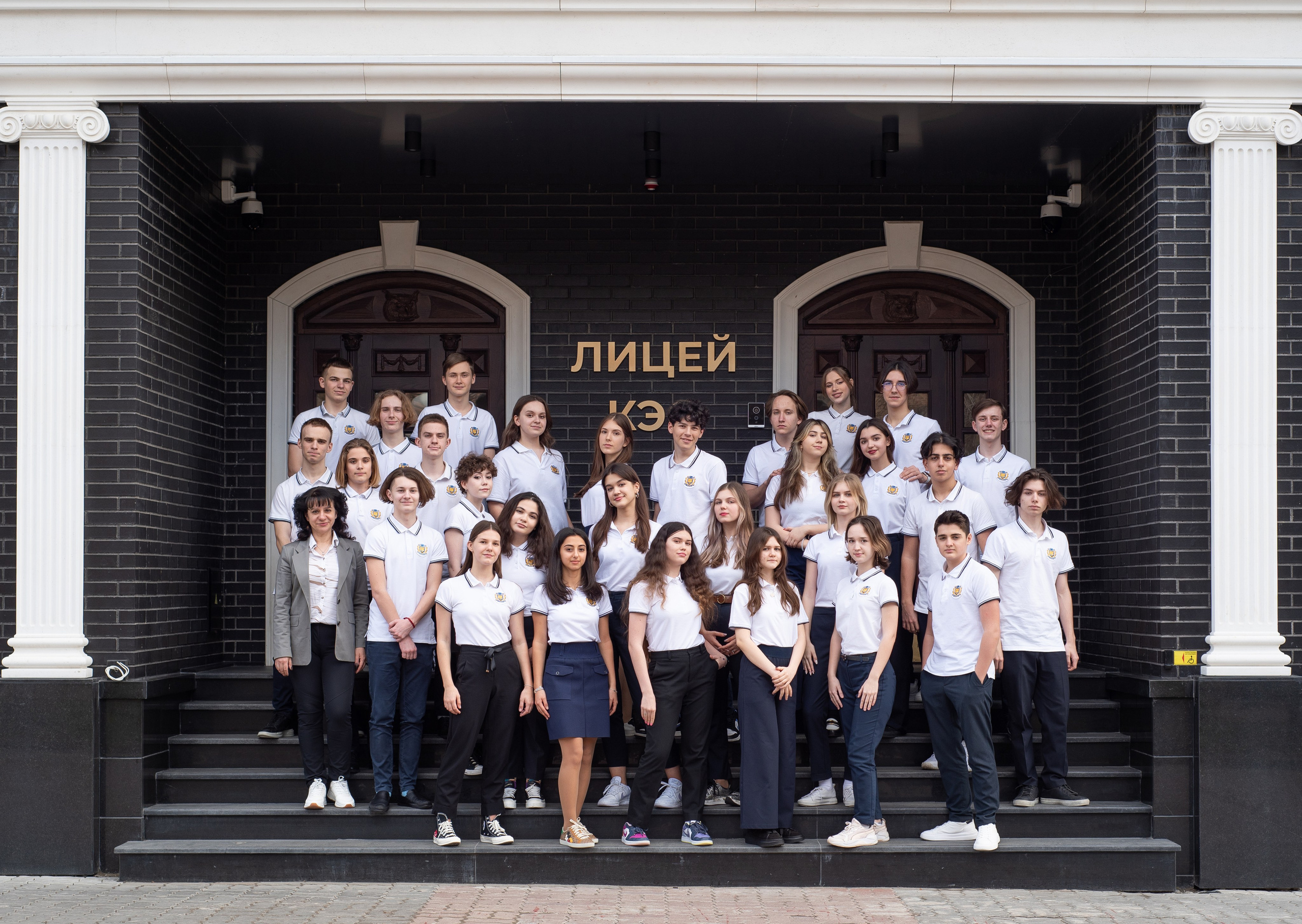 Старшеклассники. Выпускные альбомы Ростов-на-Дону Кристина Невиль