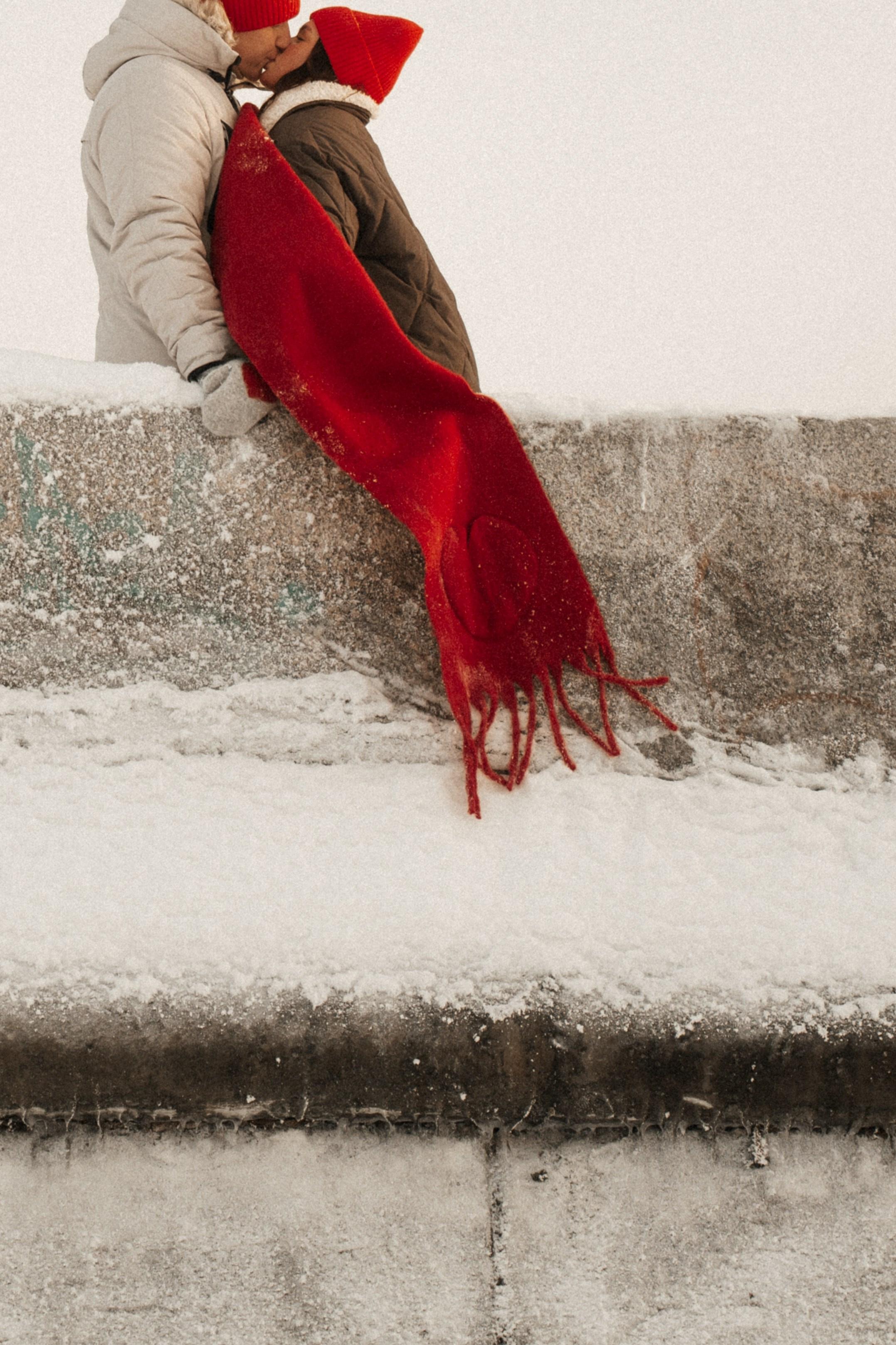 [our pulses aligned…]. Фотограф в Архангельске