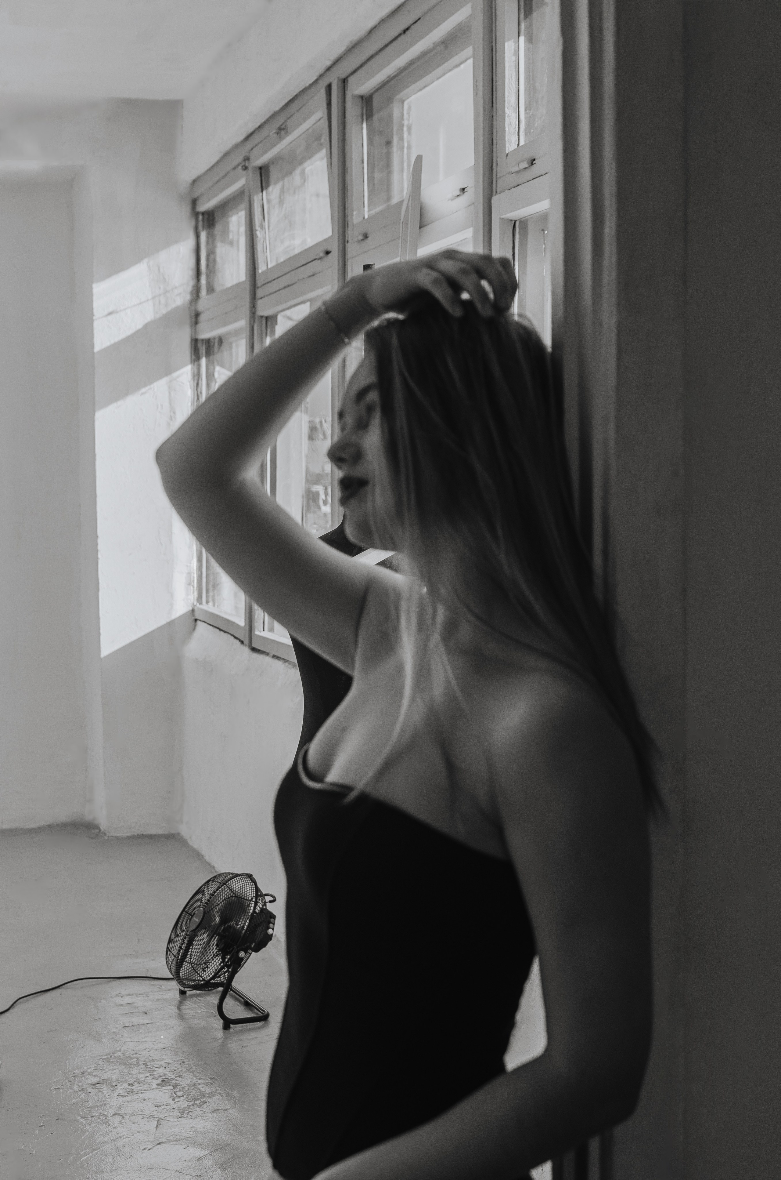 Женская фотосессия в стиле минимализм. Денисова Аля — фотограф для парных съемок и индивидуальных историй в Барнауле