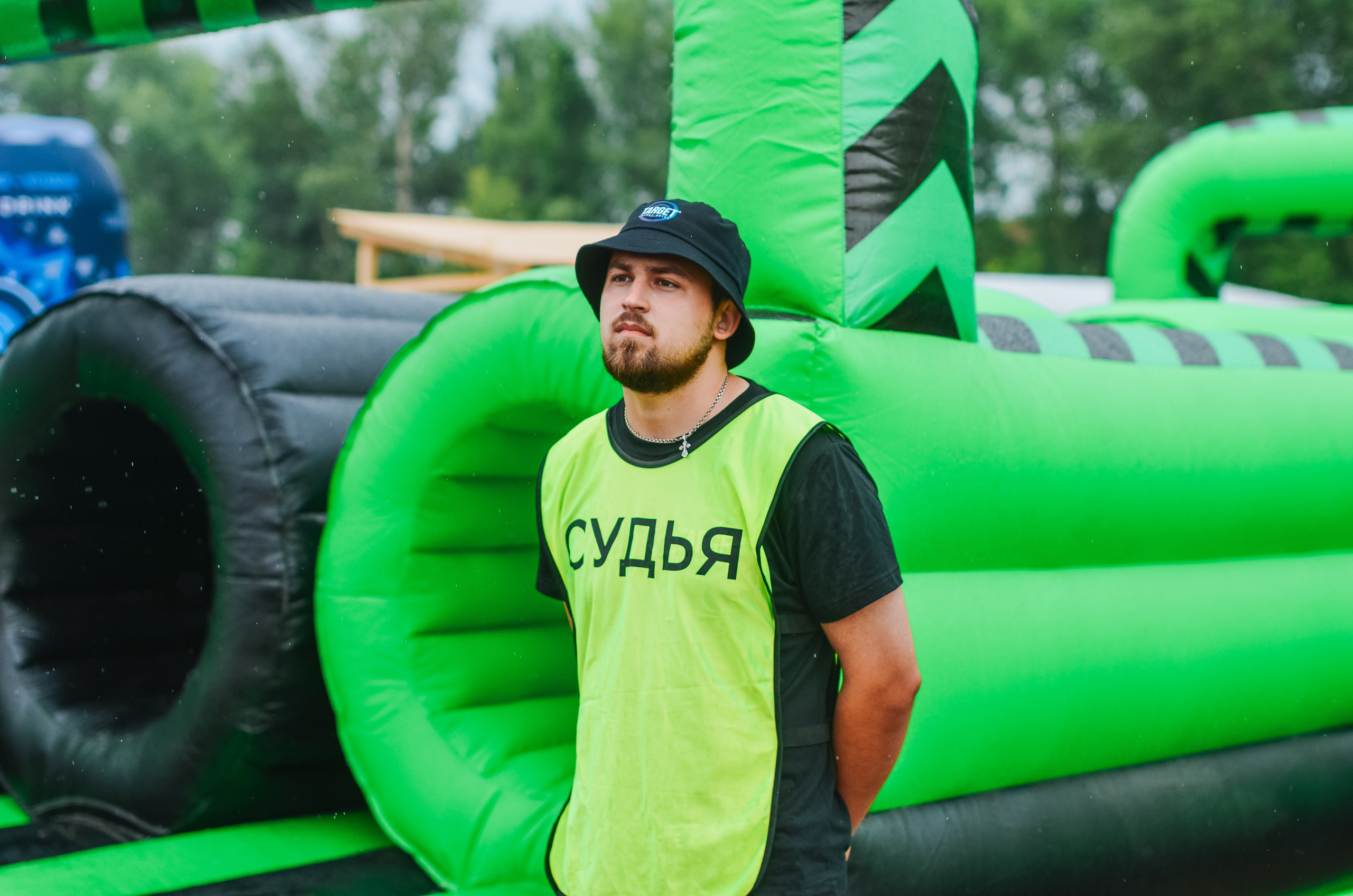 Фестиваль «Грань» 2025. Спортивная площадка. Денисова Аля — фотограф для парных съемок и индивидуальных историй в Барнауле