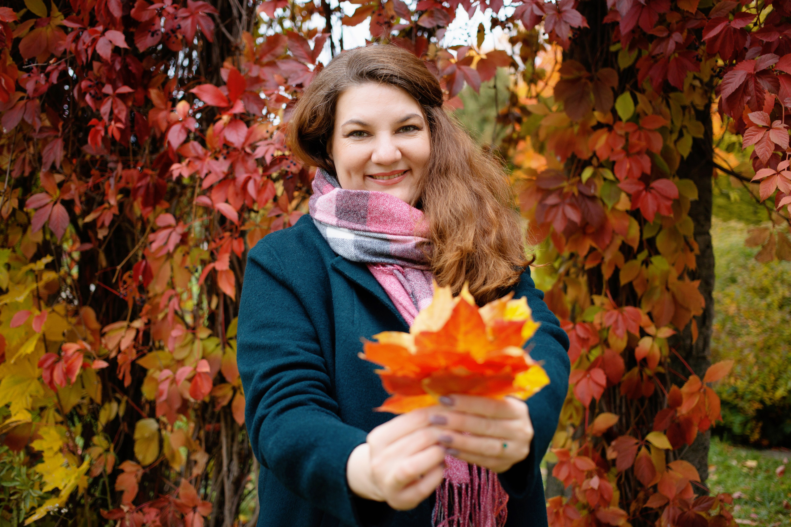 Фотосессия в уютном кафе и парке СПб, осенняя фотопрогулка. Портретные фотосессии, контент-съемки, репортаж
