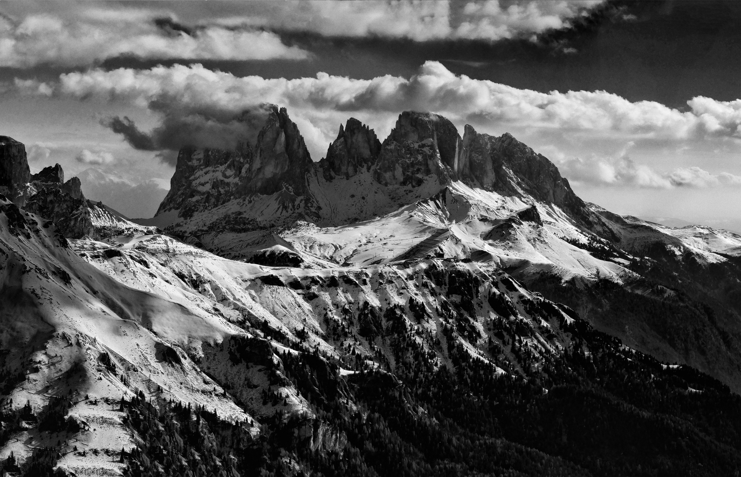 Фотографии для интерьера. Oleg Samoilov is a documentary photographer for brands that value an honest story