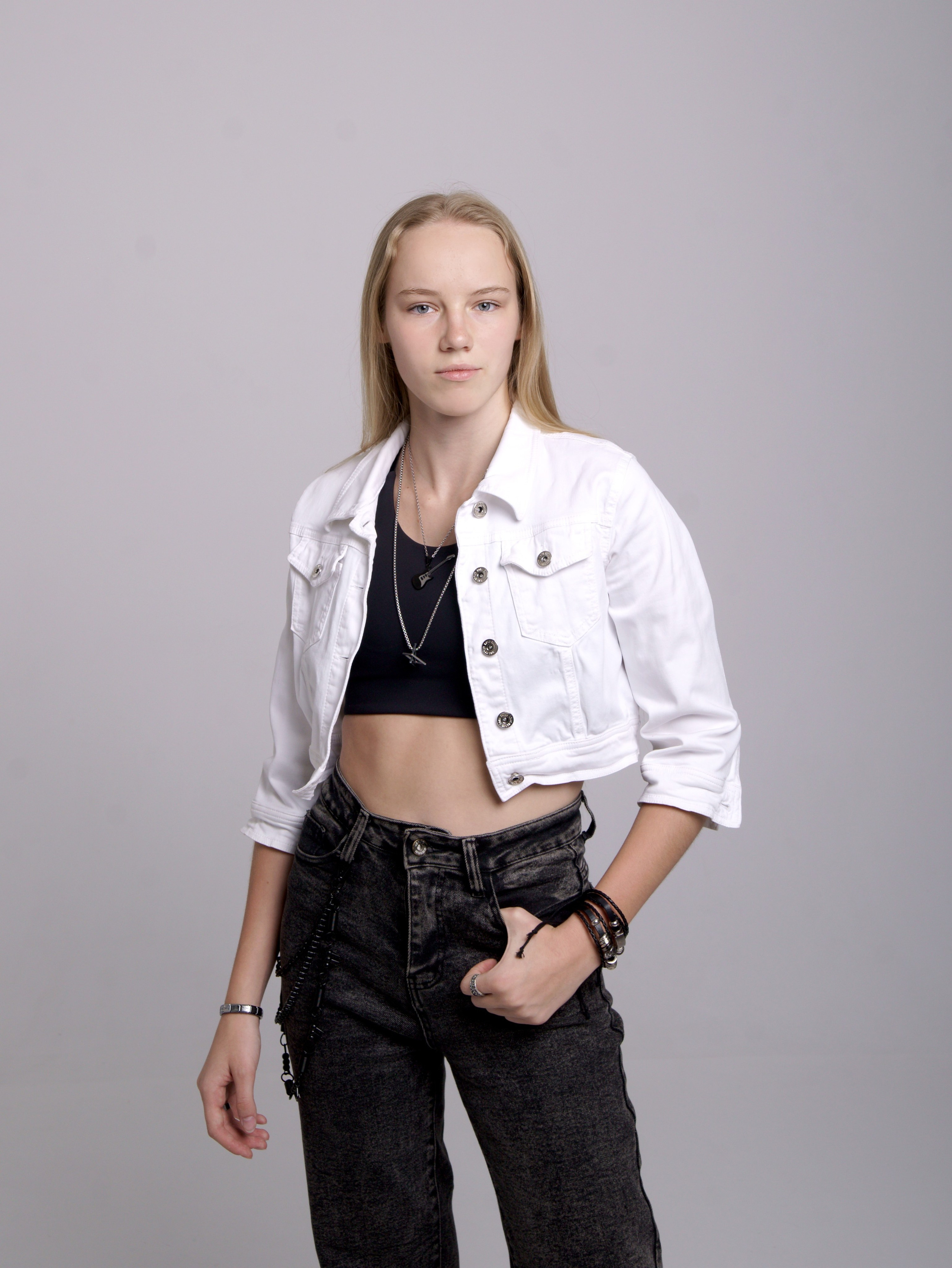 Студийная фотосессия выпускников 9,11 классов в Иркутске