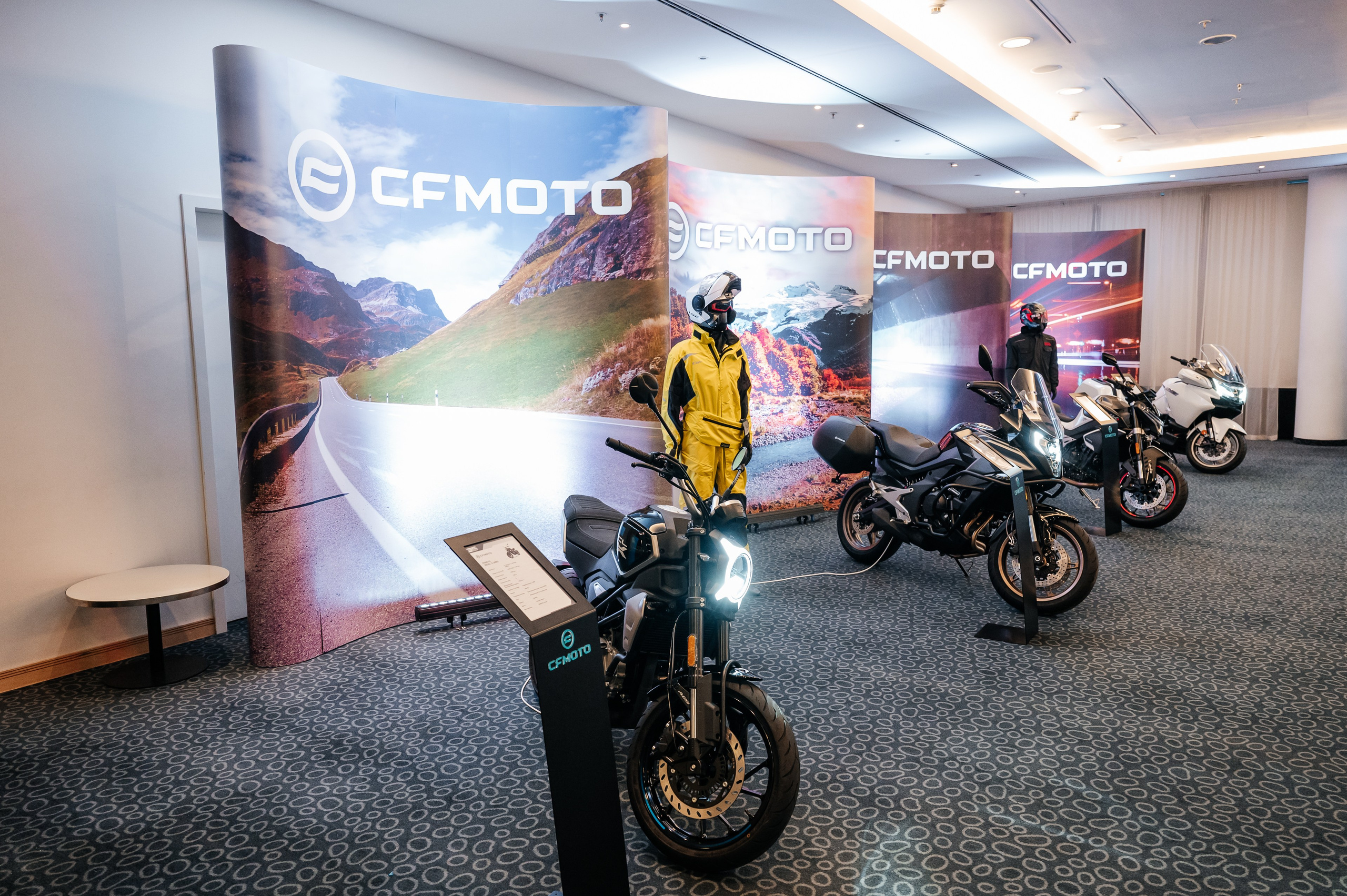 Конференция дилеров. Фотограф Дмитрий Сермяжко