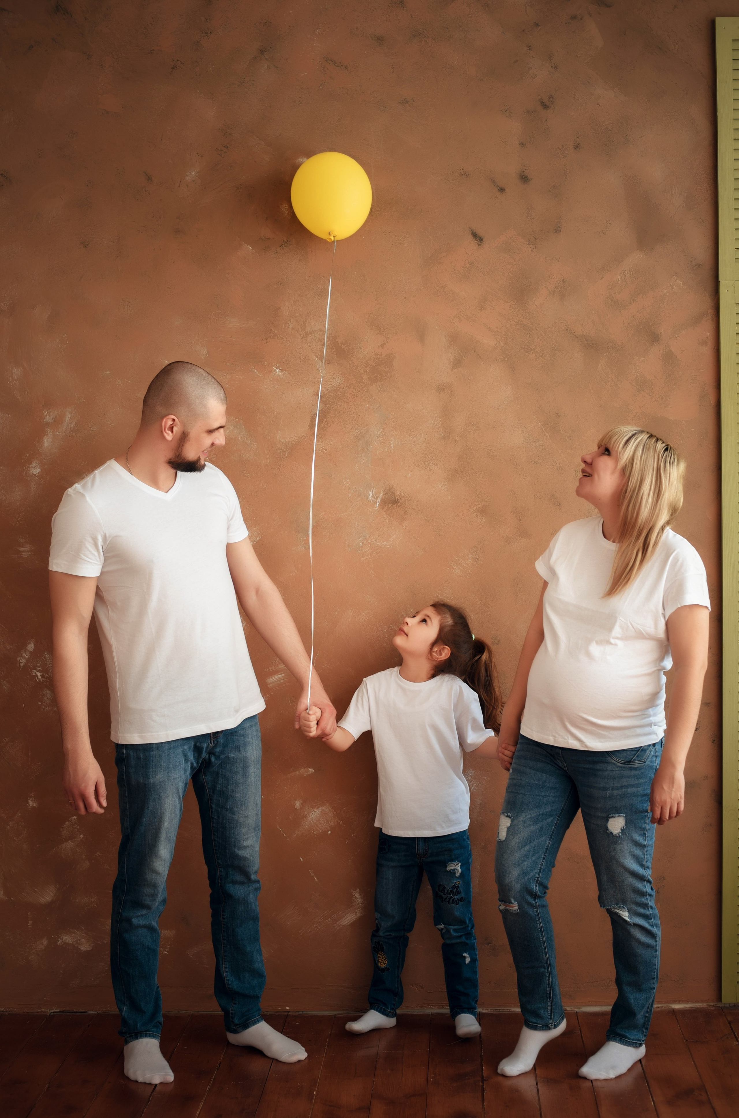 Фотосессия беременности (семейная съемка). Свадебный, семейный, детский, контент фотограф в Омске Максим Ильин