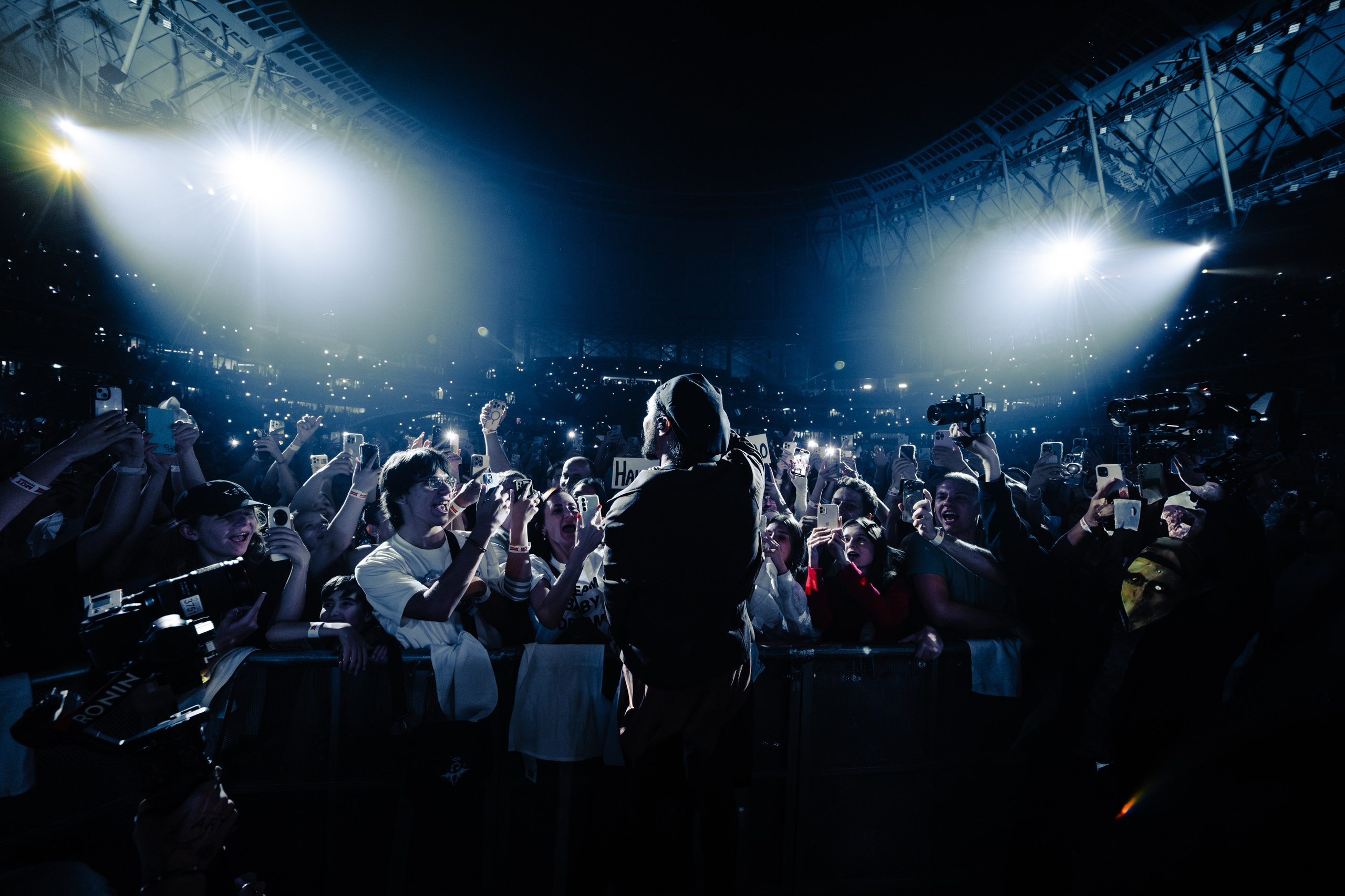 МОТ В ВТБ АРЕНЕ 31.08.25. Концертный и репортажный фотограф в Москве и Санкт-Петербурге Мария