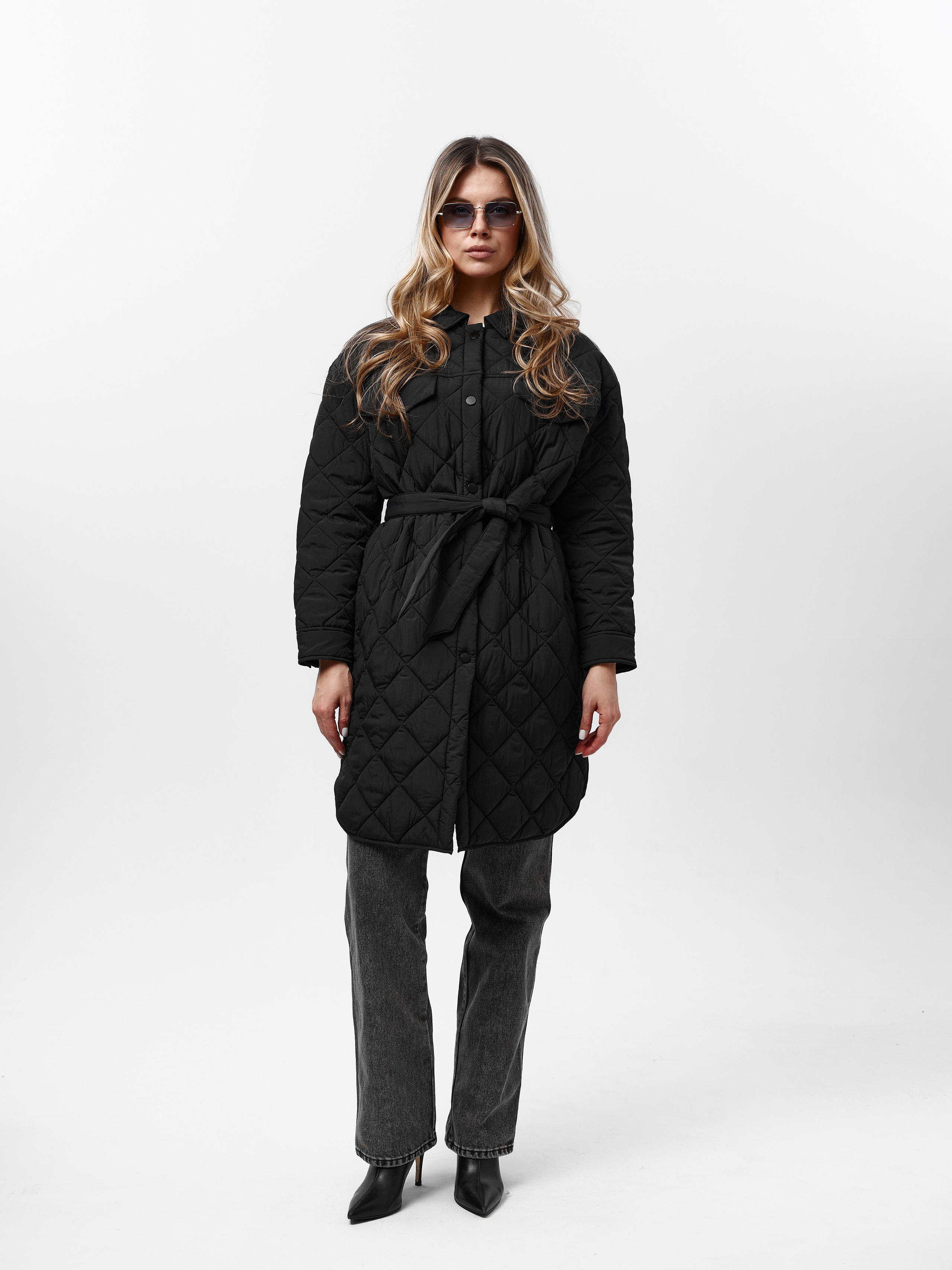 Куртки женские. Фотограф для маркетплейсов в Москве