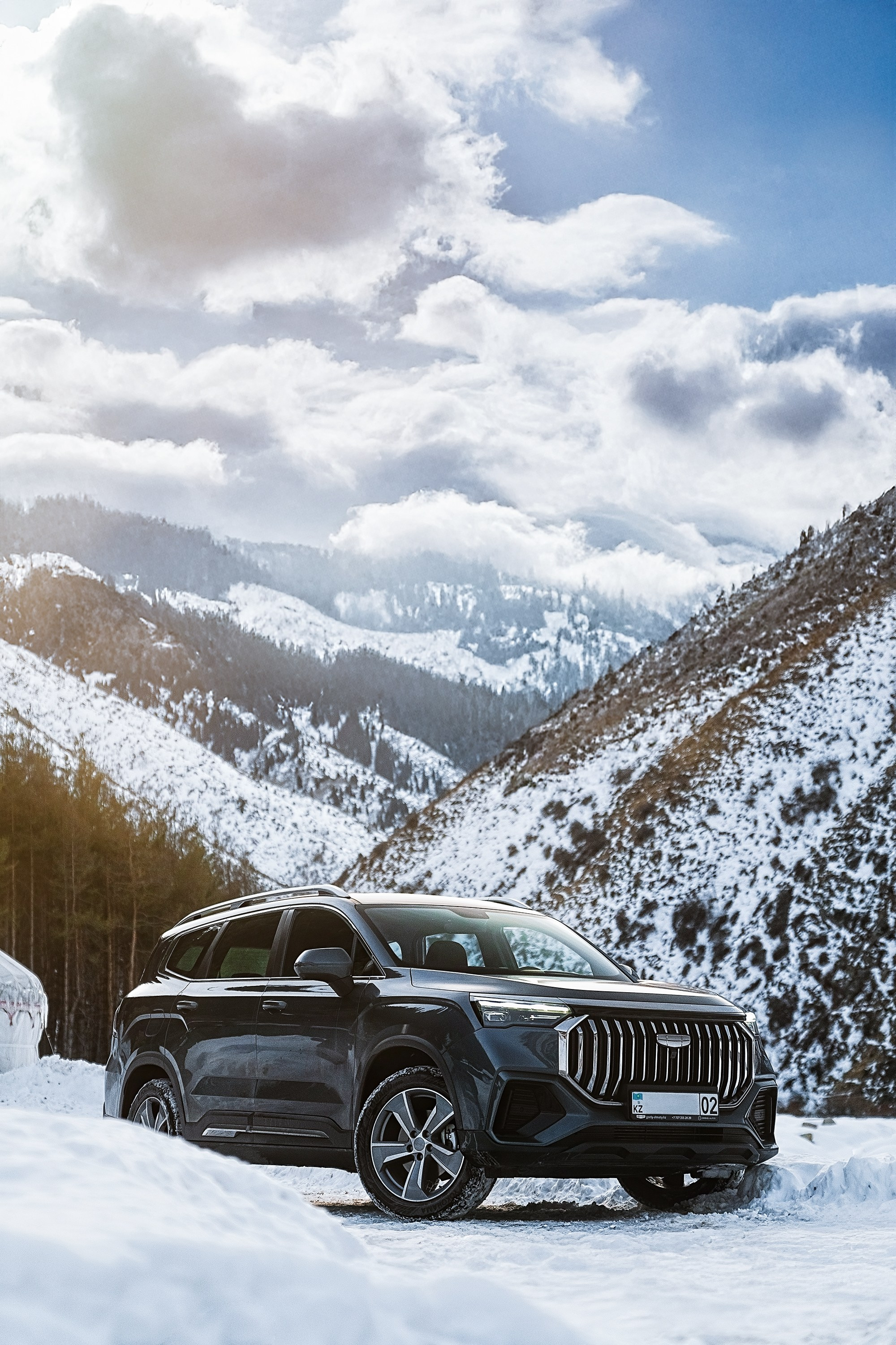 Geely Okavango 2024 (зима). Рекламный и портретный фотограф в Алматы, обучение для фотографов — Равиль Абушаев