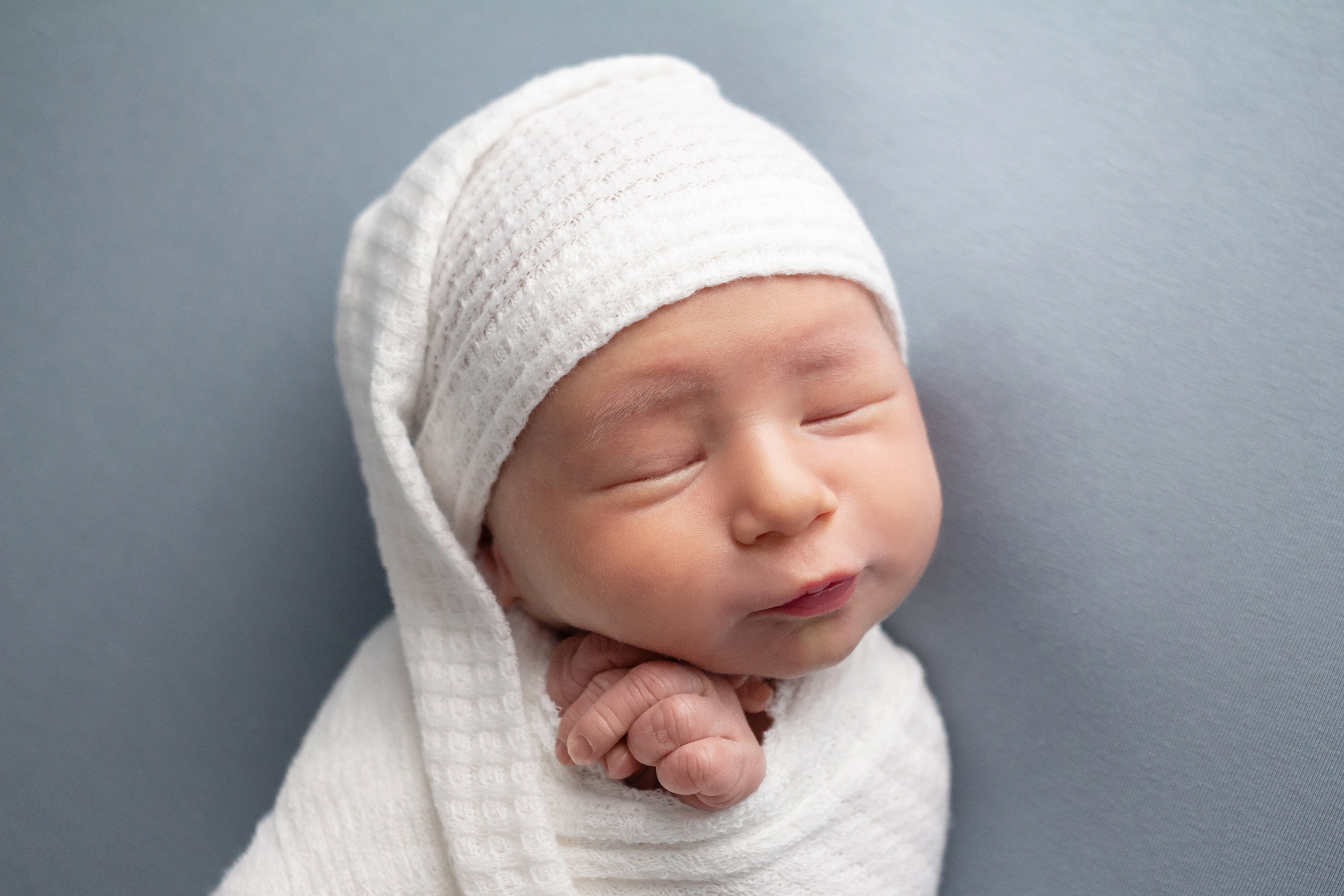 Классический стиль newborn. Фотограф новорождённых Анапа Елена Кушнарь