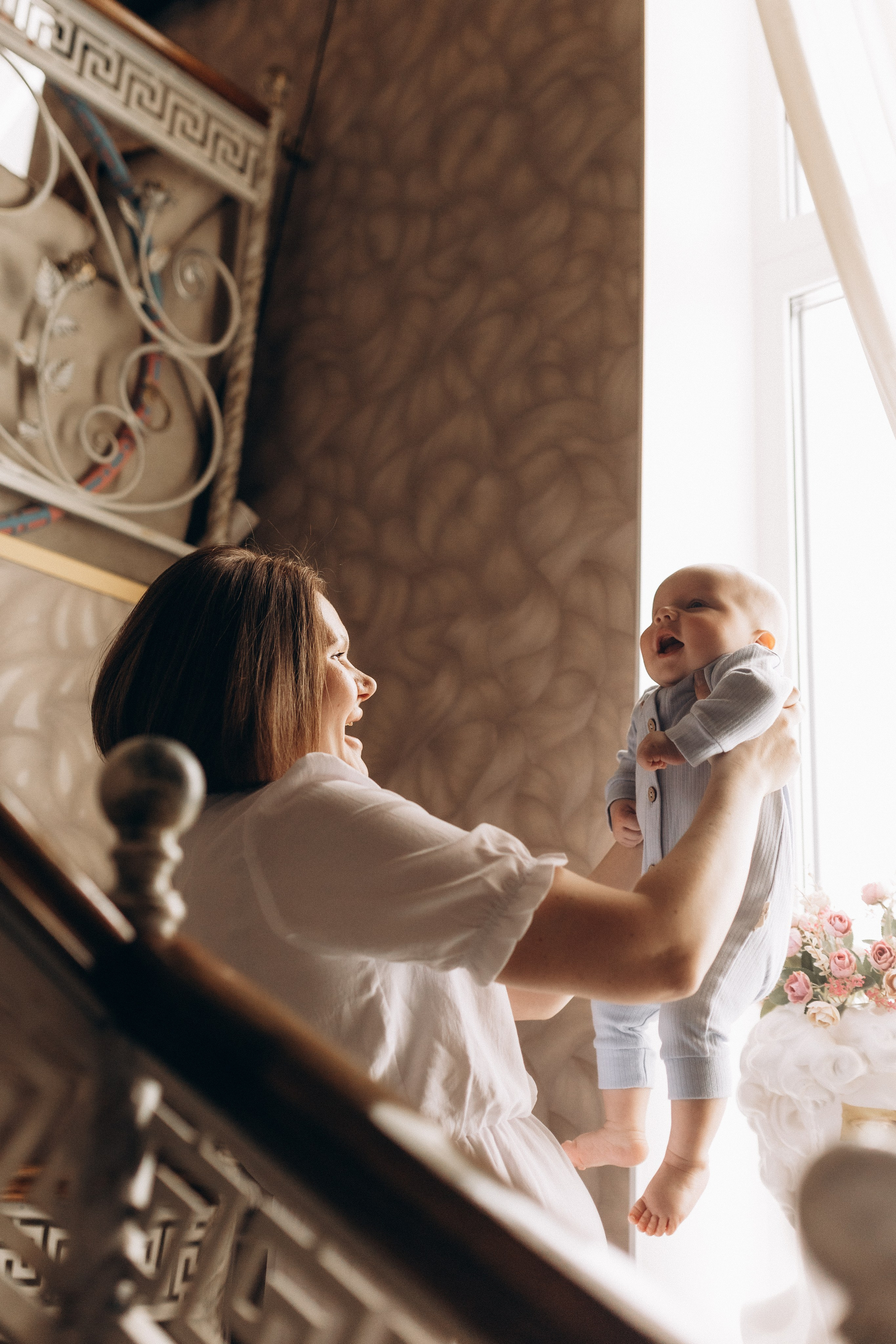 Александр Сергеевич с мамой и бабушкой 🤍. Фотограф Артем Бросов в Санкт-Петербурге и Дубае
