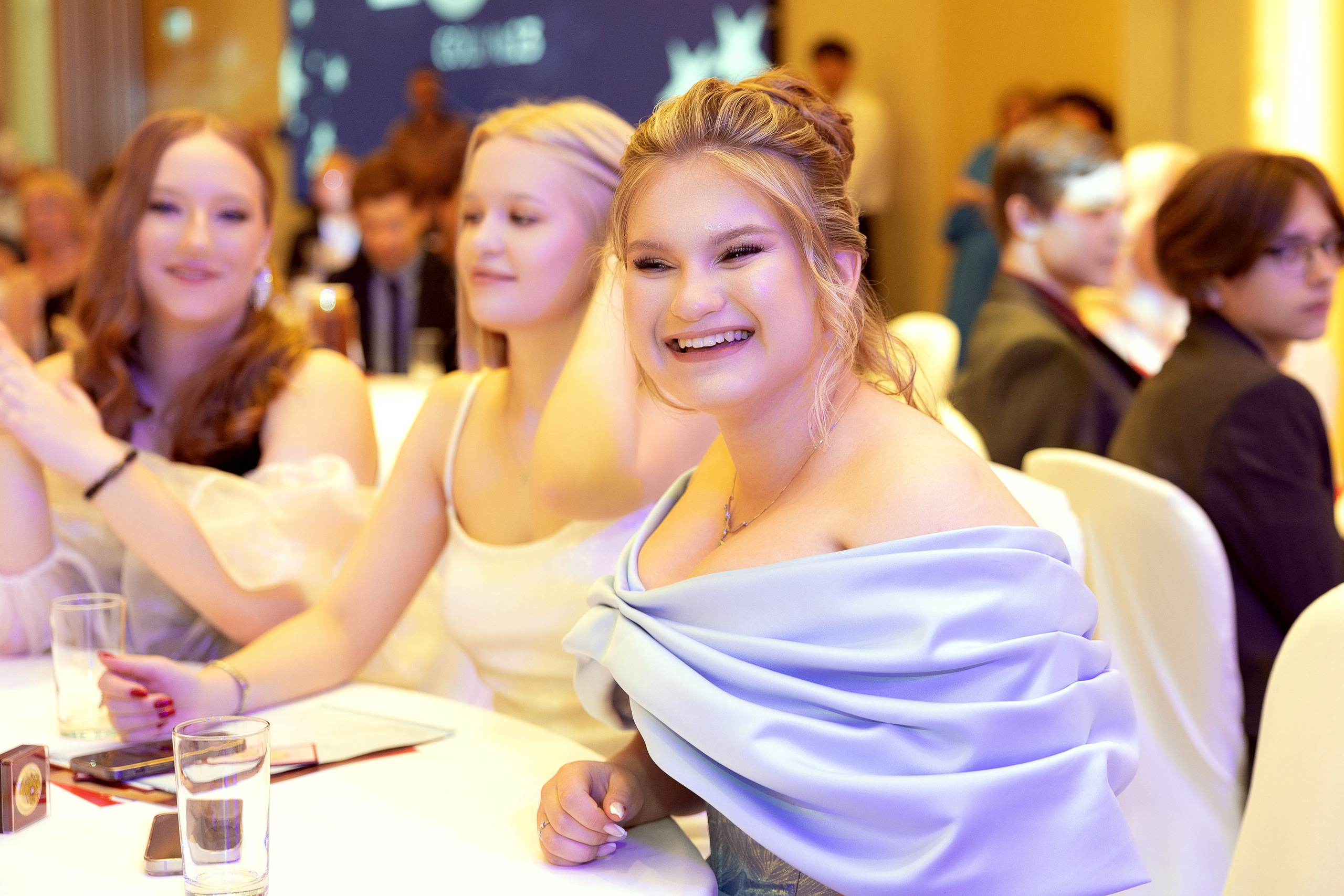 Выпускной вечер 13 школа (Индивидуальная съемка). Photoalbum-vl.ru