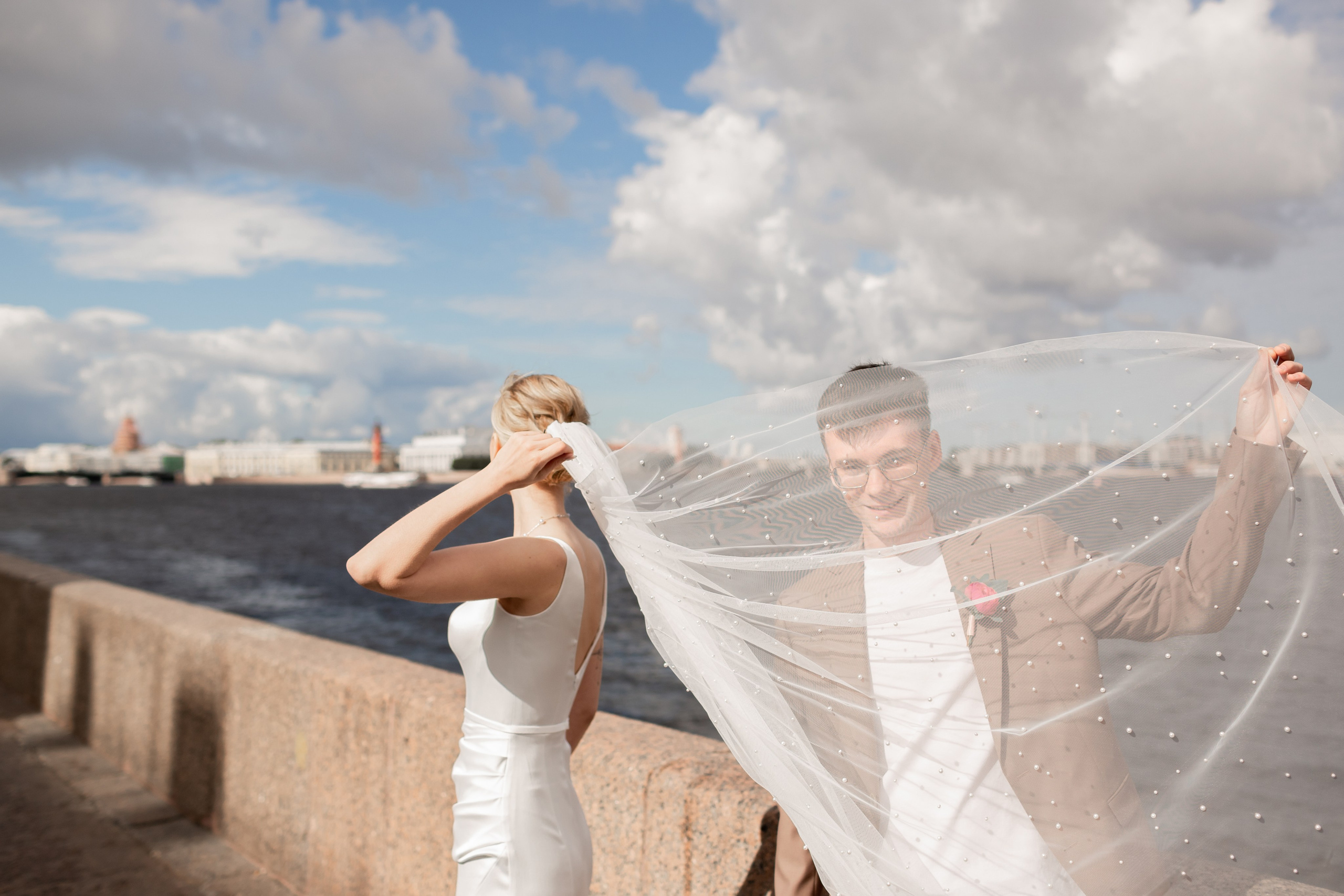 Свадебная фотосессия во дворцах Петербурга. Свадебный фотограф Кирилл Белый