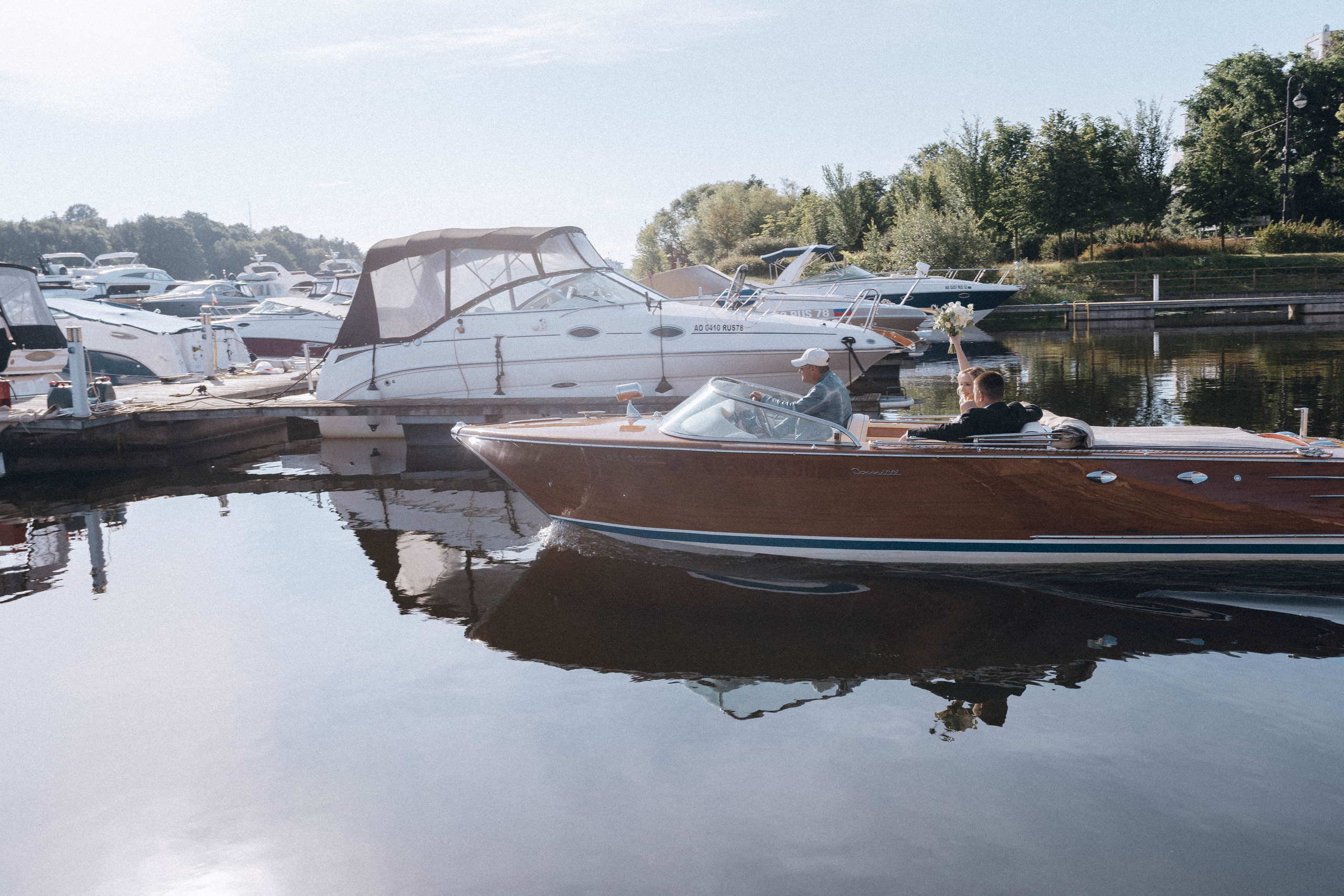 СВАДЕНБНАЯ СЬЕМКА НА КАТЕРЕ ПО КАНАЛАМ САНКТ-ПЕТЕРБУРГА И В АКВАТОРИИ НЕВЫ. Профессиональный фотограф, Санкт-Петербург — Виктория Богомолова