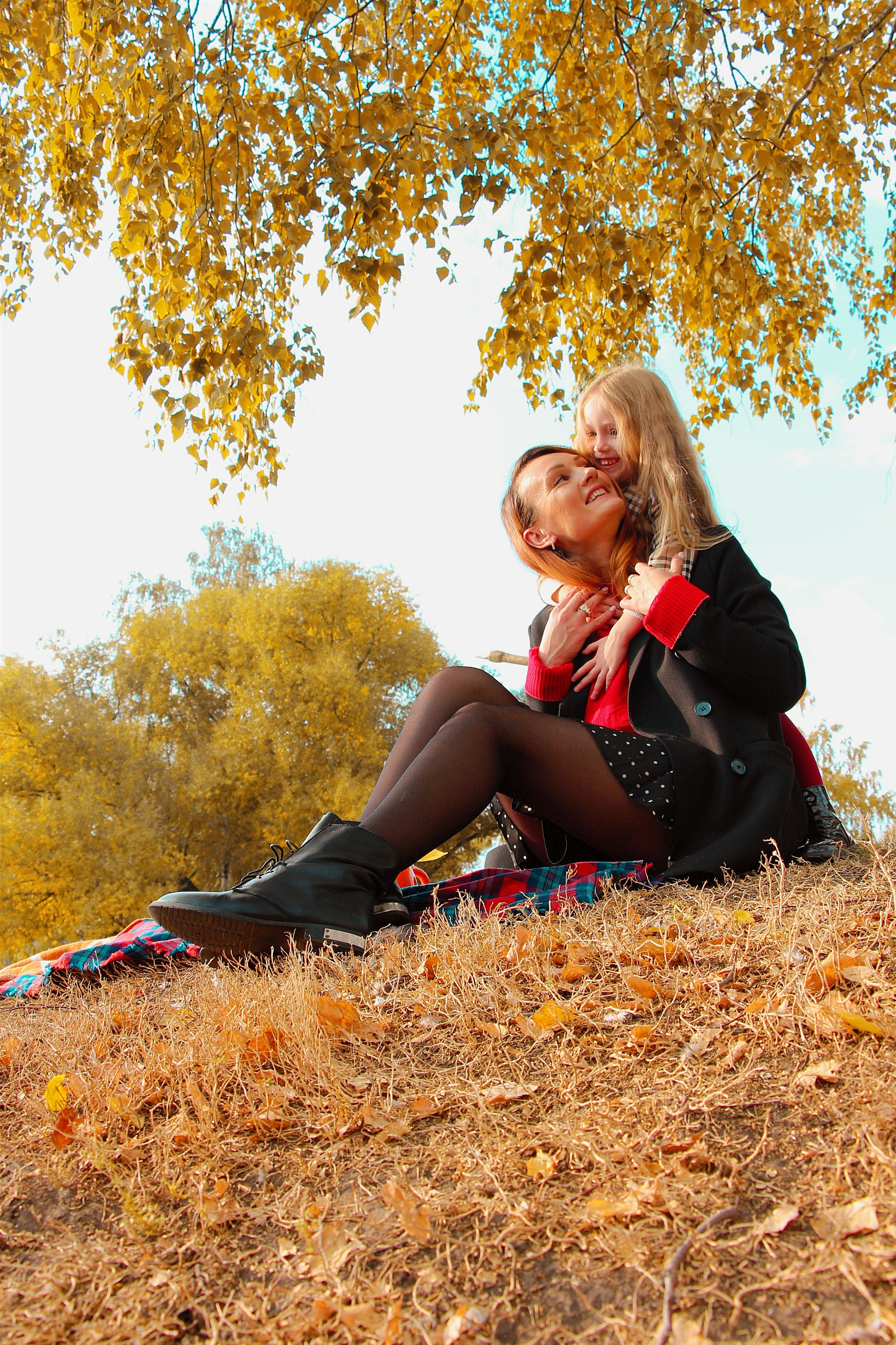 Виктория с дочкой на осенней прогулке в Старозагородной роще…. Творческая, семейная Фотосъемка ДоброДарова Елена Омск