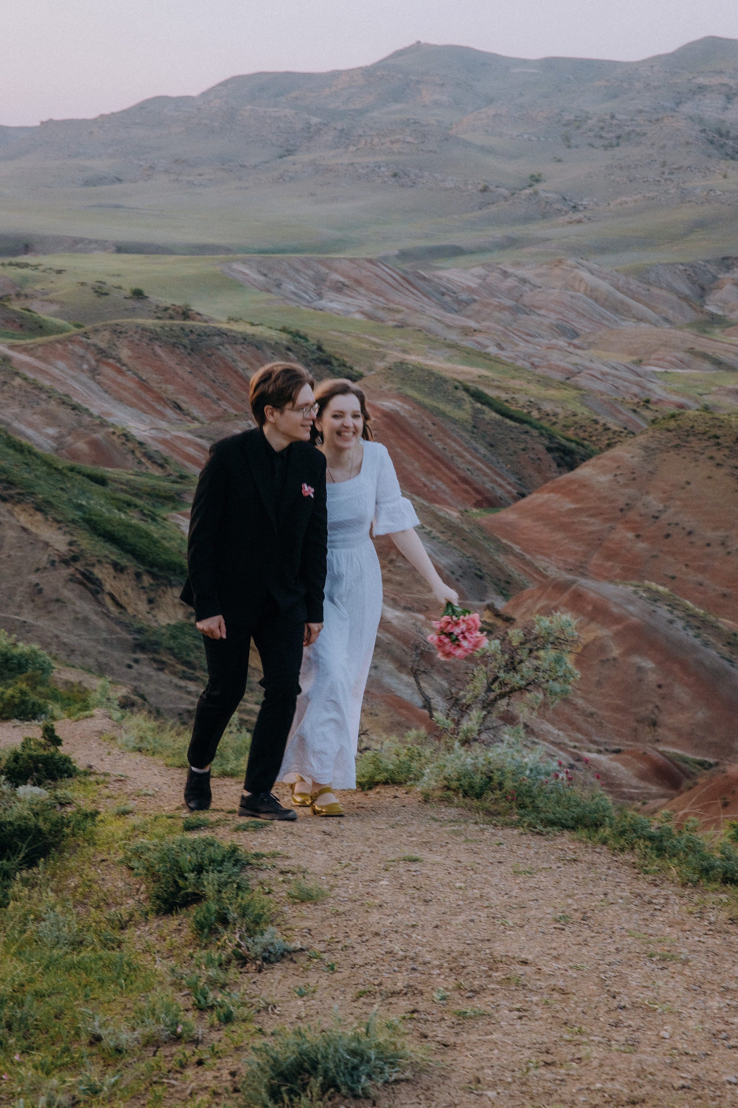 Свадебная фотосессия в Гареджийской пустыни в Грузии. Свадебный фотограф Грузия Тбилиси