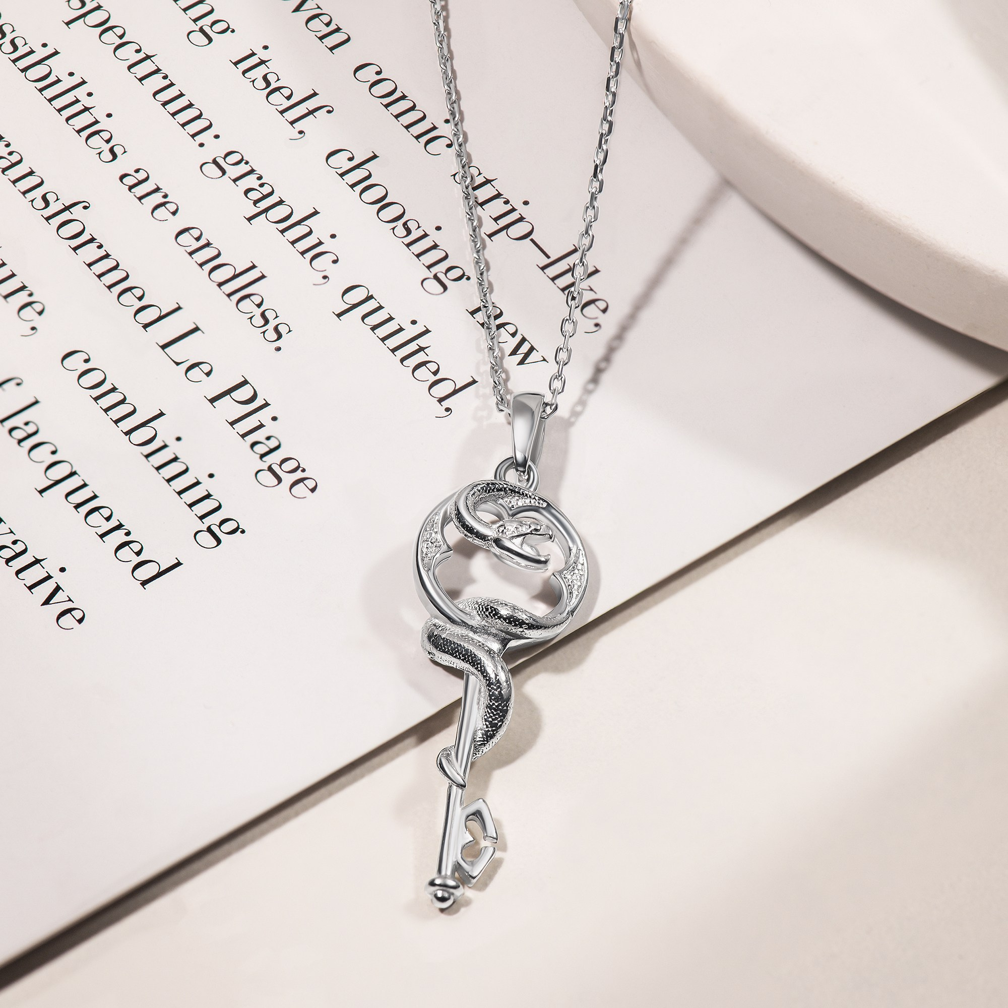 Съемка ювелирных украшений в Санкт-Петербурге. Фотосессия для маркетплейсов