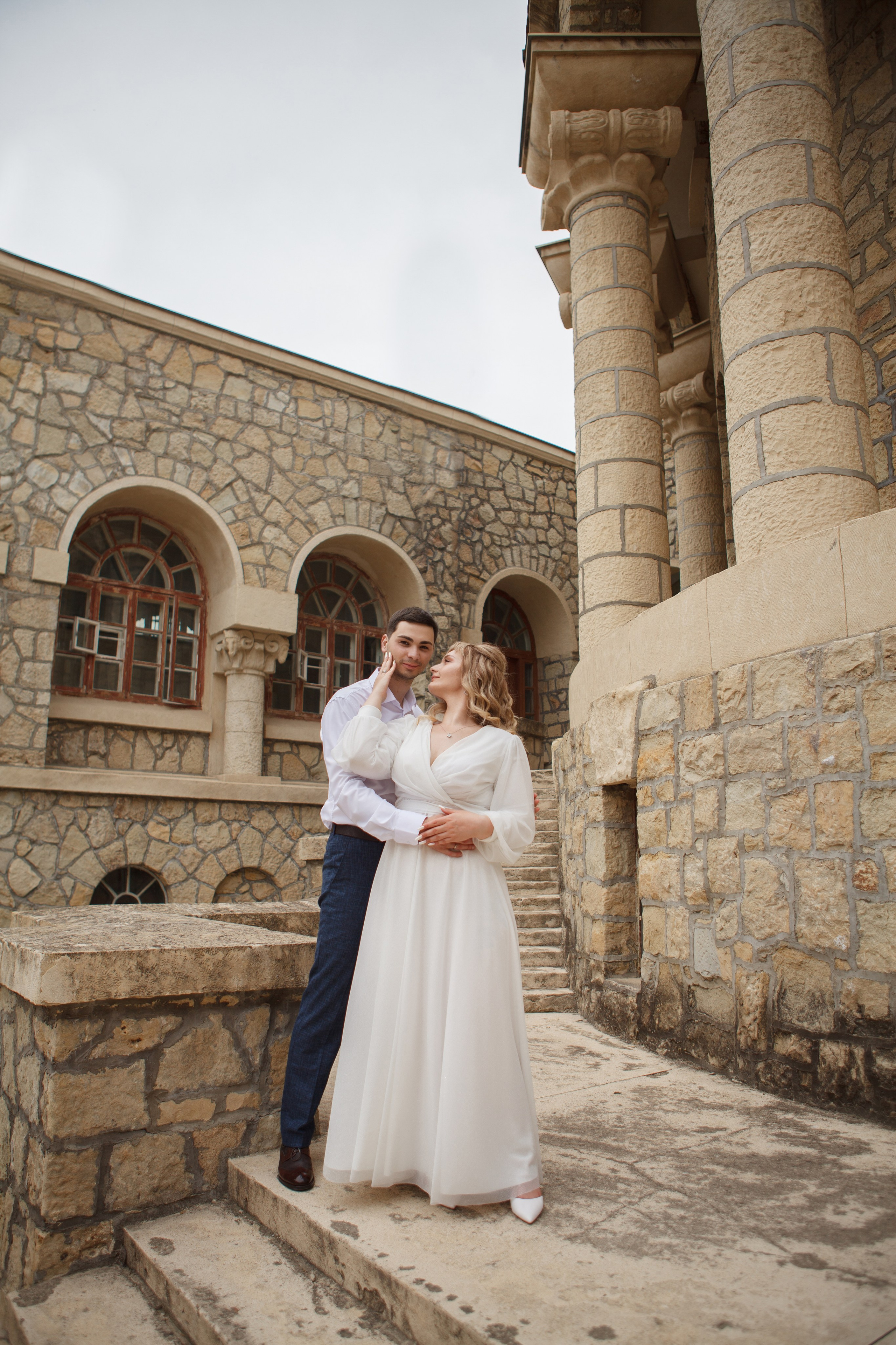 Свадебная фото прогулка пары в центре Ессентуков. Фотограф Ставрополь Пятигорск Елизавета Дарина