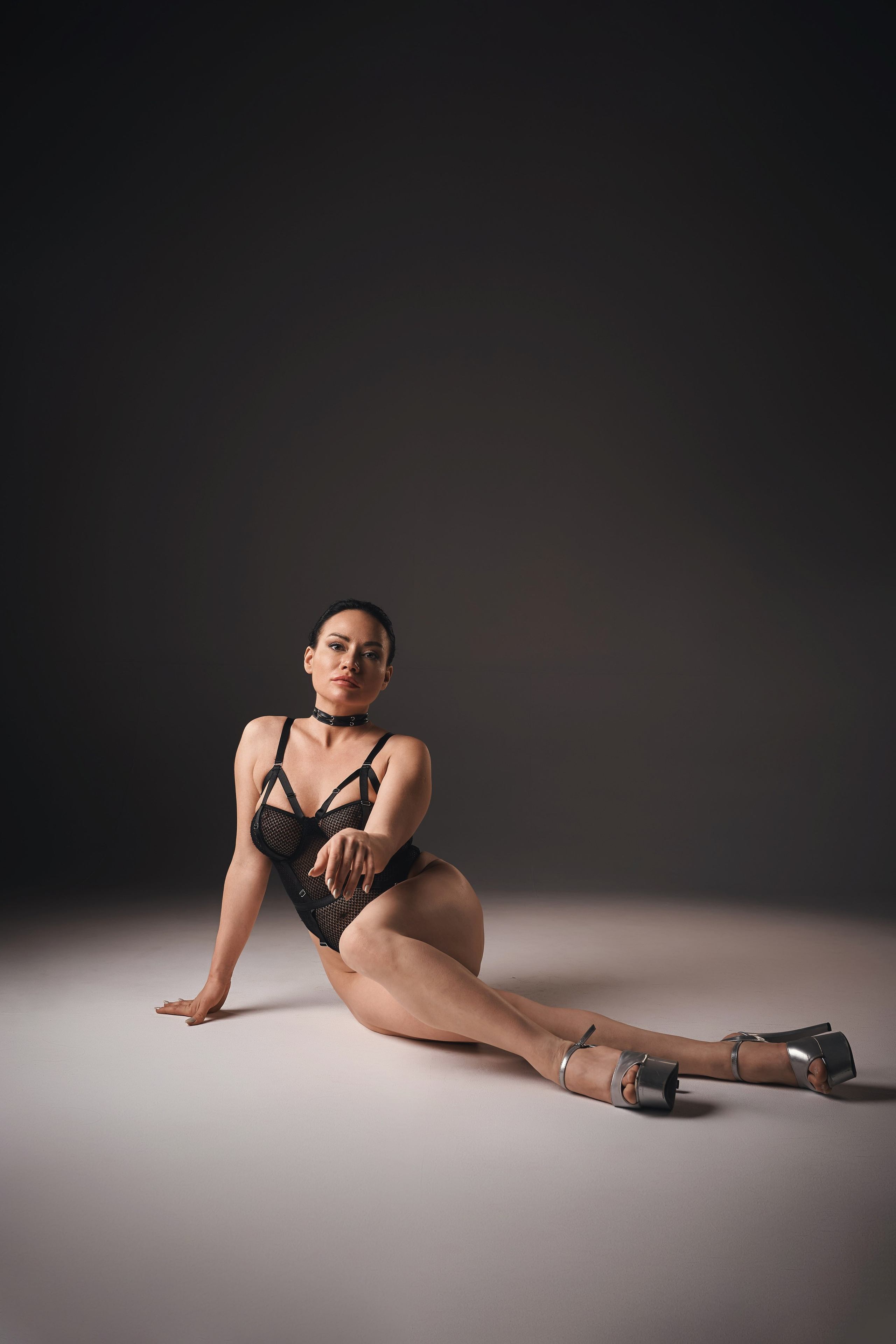 Ню фотограф  — обнаженная философия. Закажи ню фотосессию в Москве