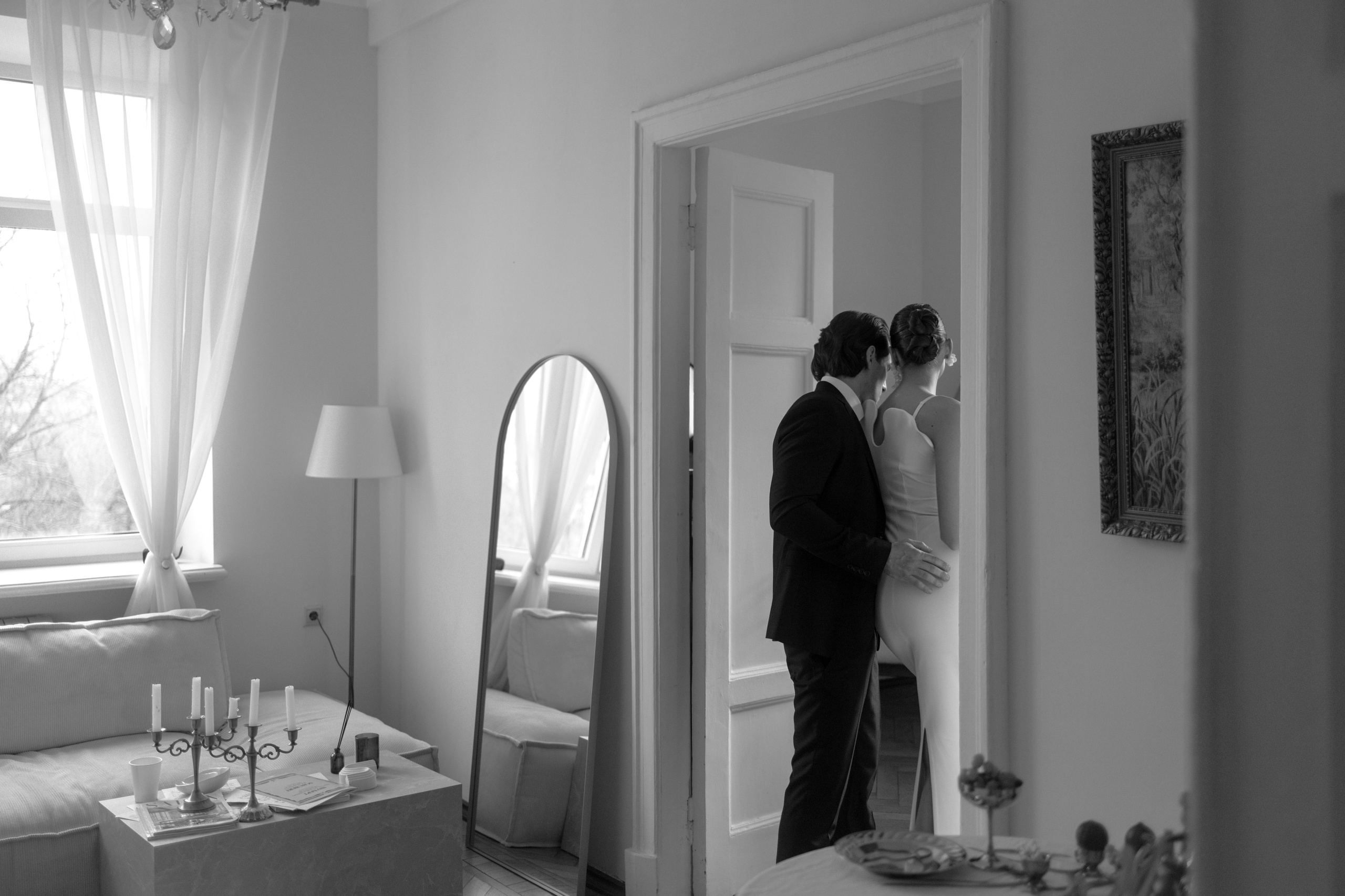 Сборы в апартаментах Тимофей & Наталья. Фотограф Москва|Комиссарова Наталья