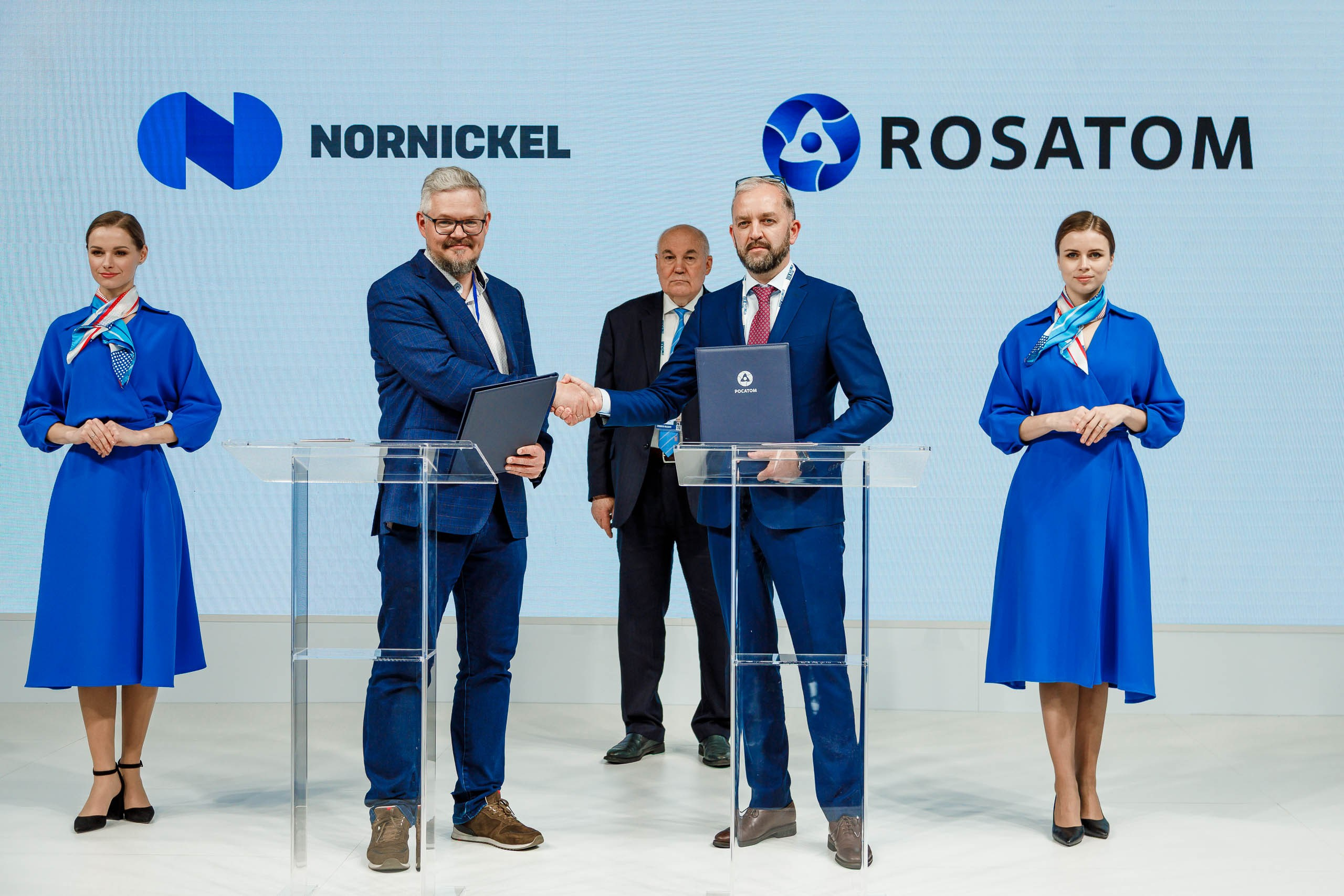 Подписания соглашений на форуме ATOM EXPO XIII 2024 в Сириусе. Репортажный фотограф в Москве, Сочи и Санкт-Петербурге