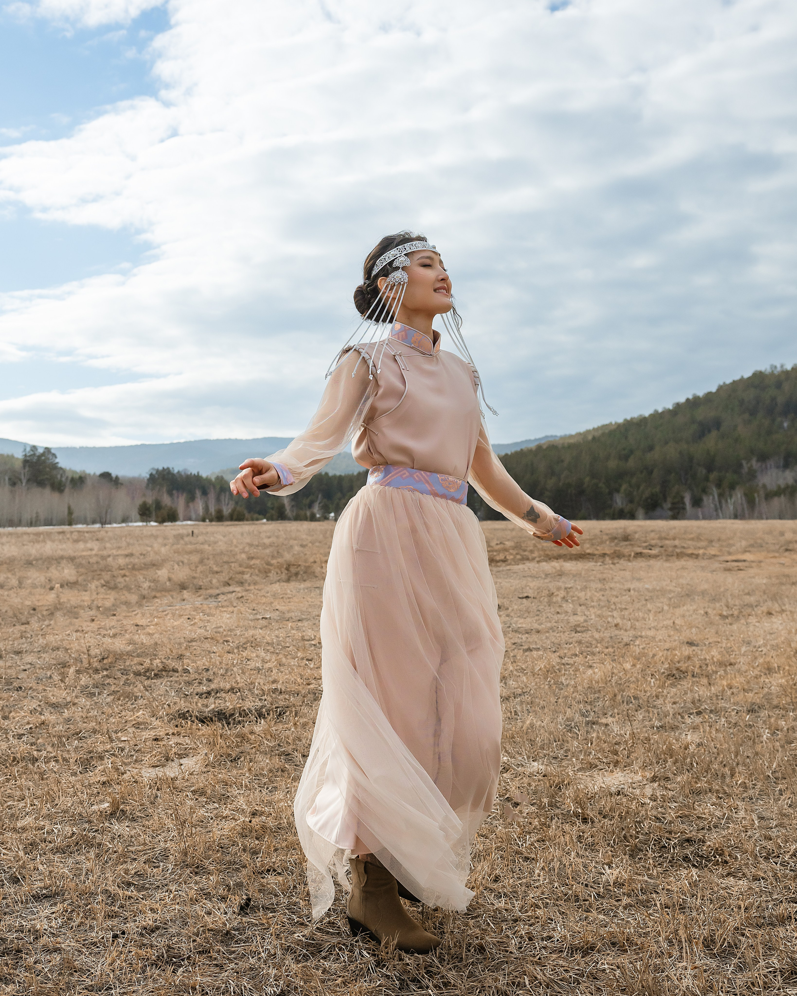 @Bayanbrand. Фотограф и видеограф в Улан-Удэ: Аюна Габагуева и Артём Шаханов