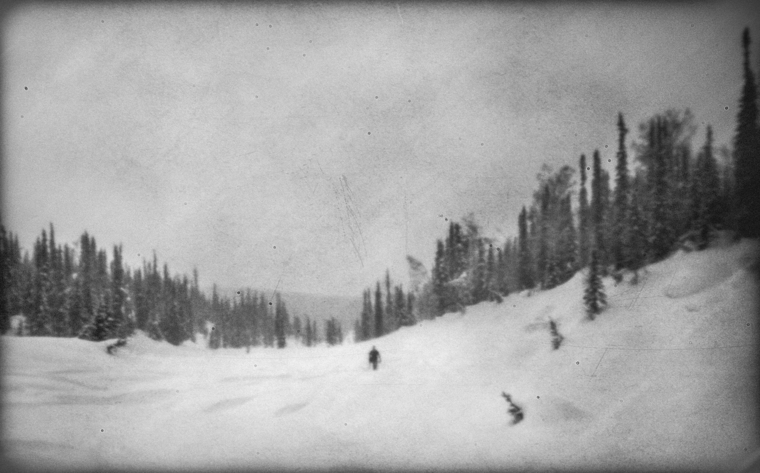 Поднебесные зубья, кемеровская область, пинхол, черно-белая фотография, поход на снегоступах, зима 2026, арт-фотография, фотограф Новосибирск