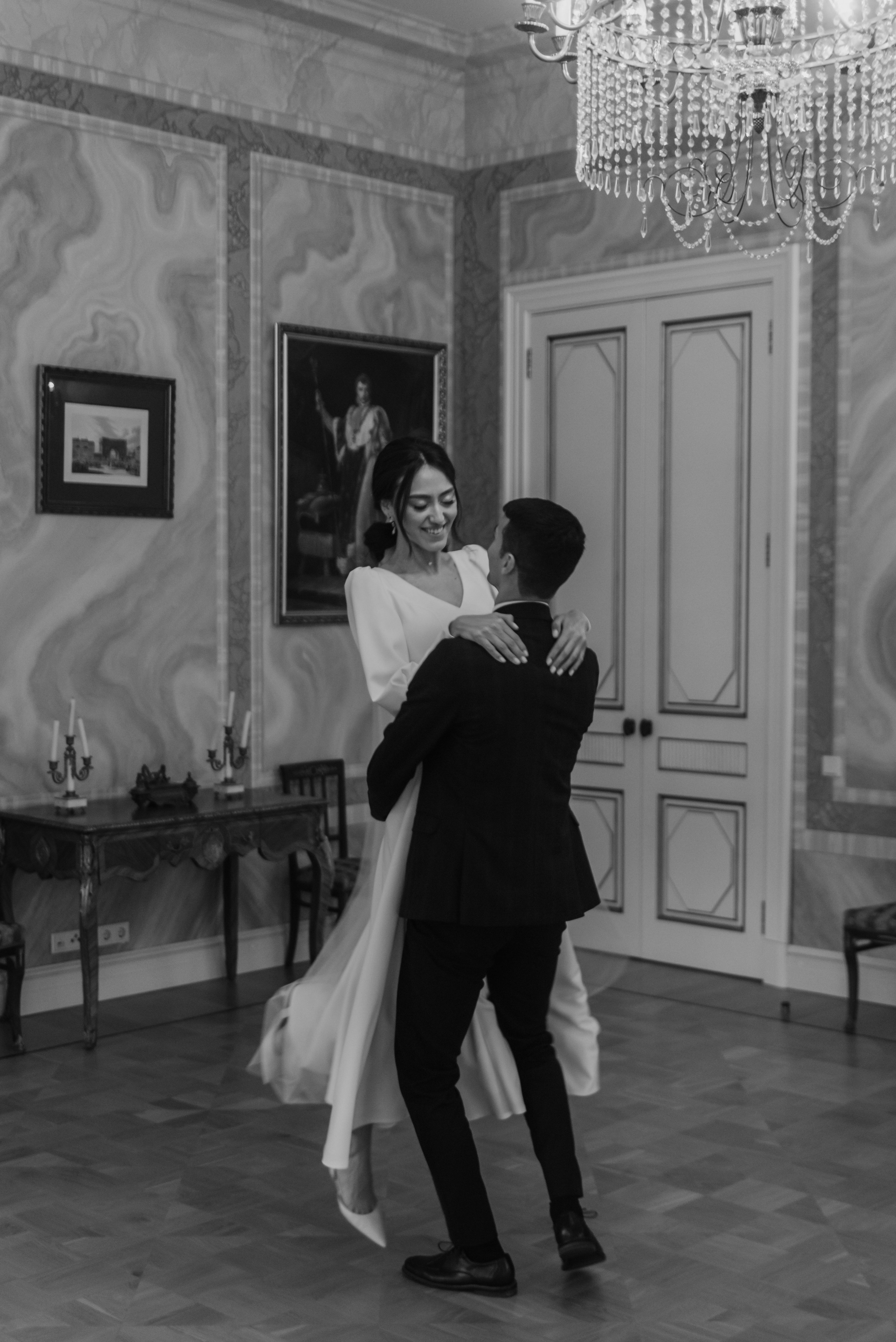 Свадебная фотосессия в Твери в красивой локации в замке в Московской области. Свадебный фотограф в Твери, Москве и Санкт-Петербурге Денисова Екатерина