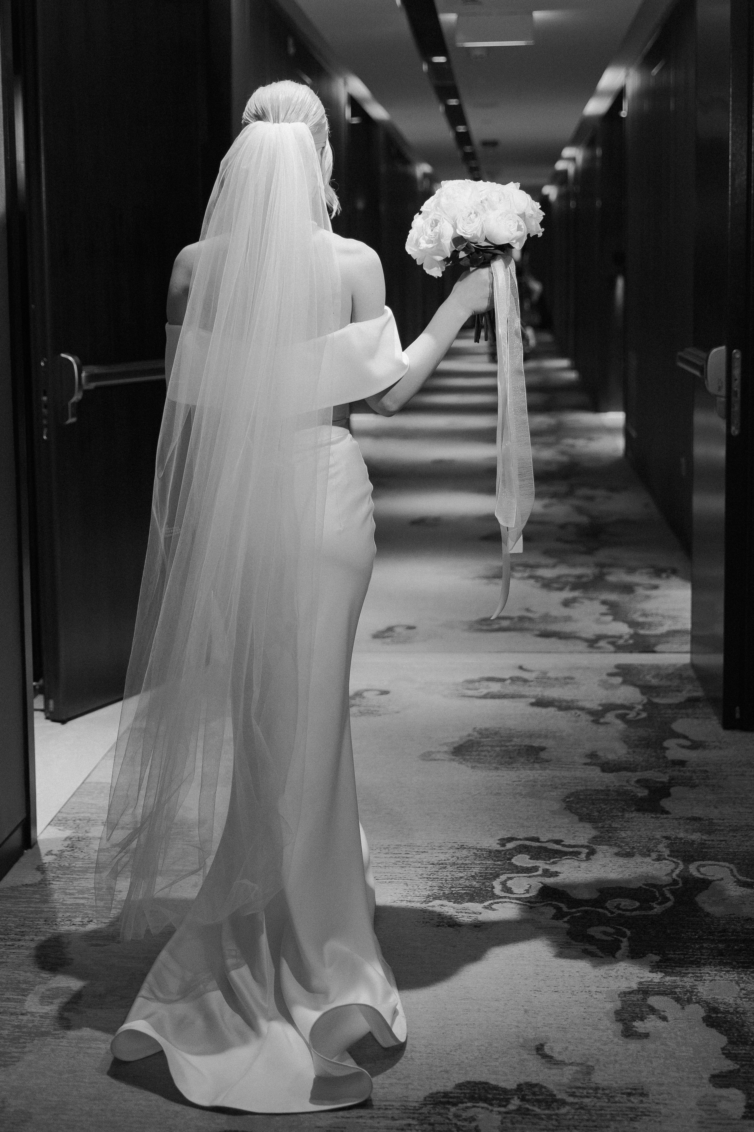 Свадебная фотосессия в Soluxe Hotel и роспись в Савеловском ЗАГСе. Свадебный фотограф в Москве Полина Лелетко