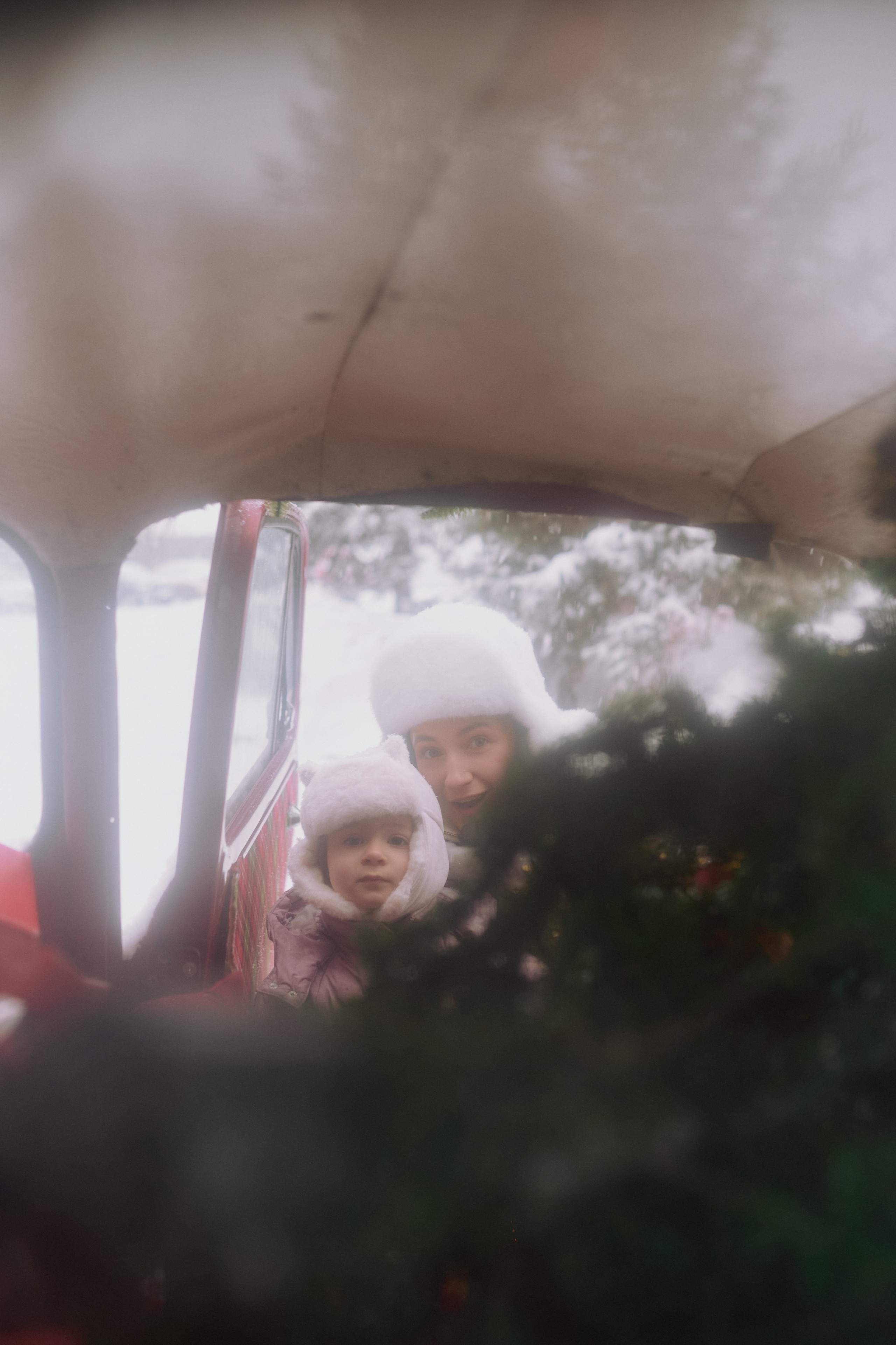 Андрей, Леся и Василиса в снежном парке. Семейный и свадебный lifestyle-фотограф в Москве Мария Петрова