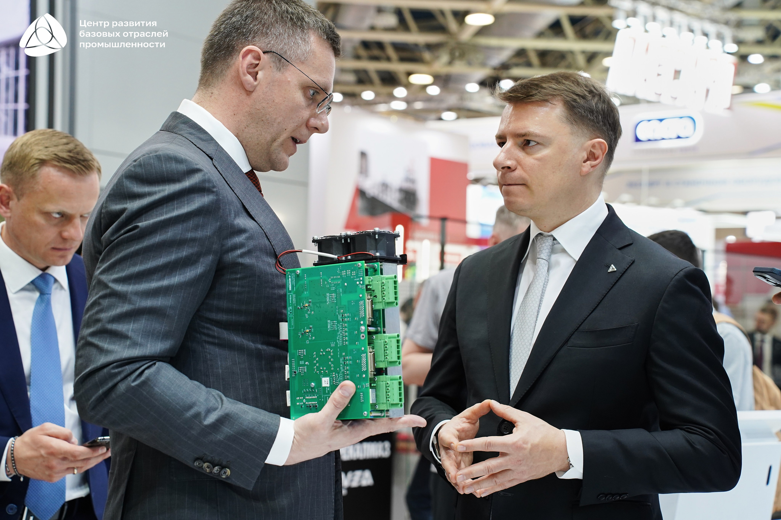 ЭКСПОЦЕНТР Алиханов. Фотограф