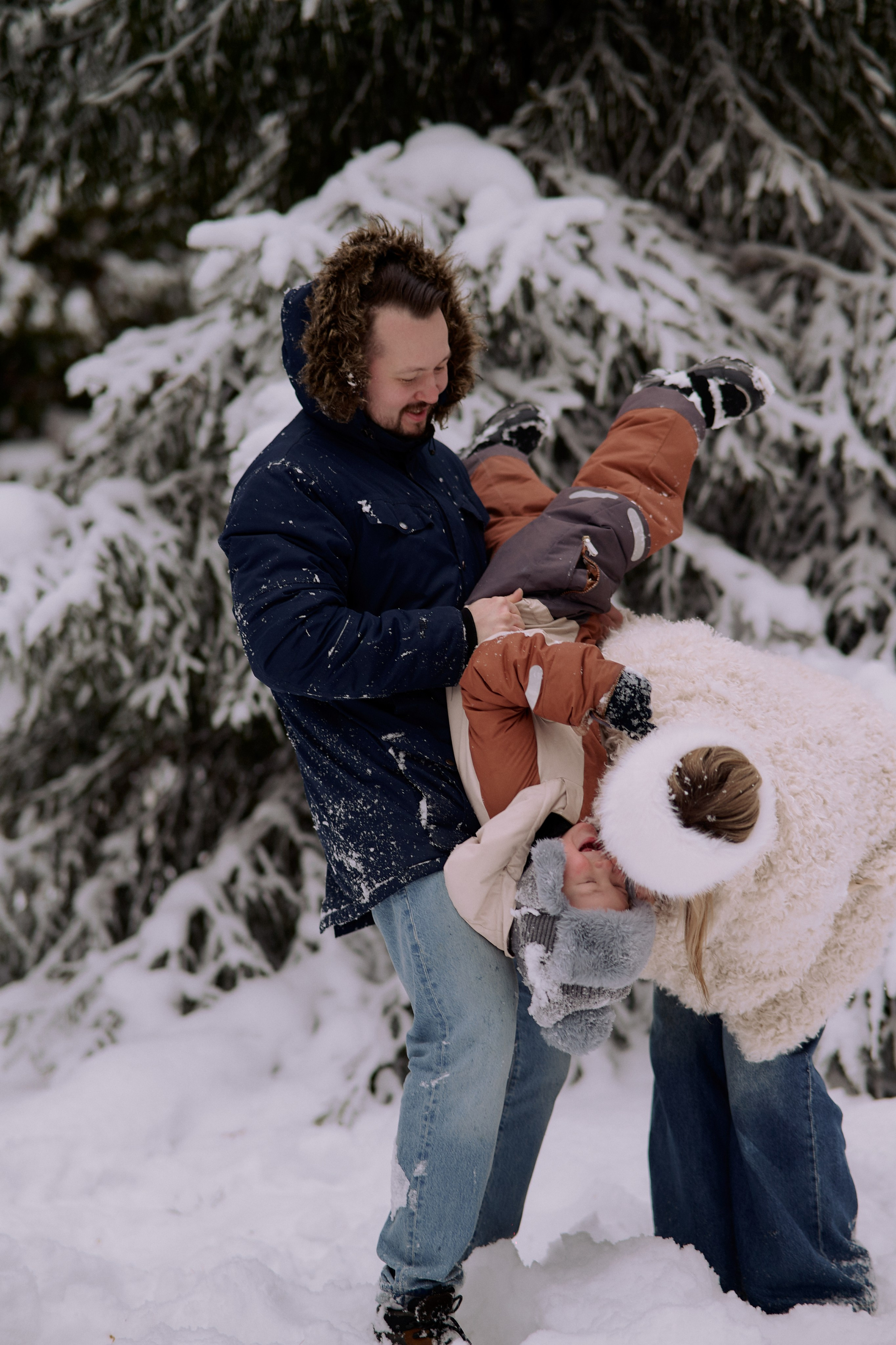 Паша, Света и Марк на зимней прогулке. Семейный и свадебный lifestyle-фотограф в Москве Мария Петрова