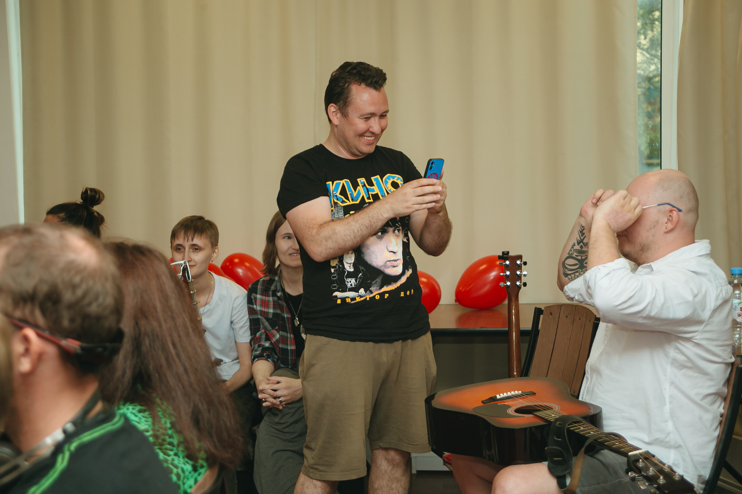 Репортажная съемка квартирника. Бренд‑фотограф в Москве | Rina _Sphoto — личный и бизнес‑контент