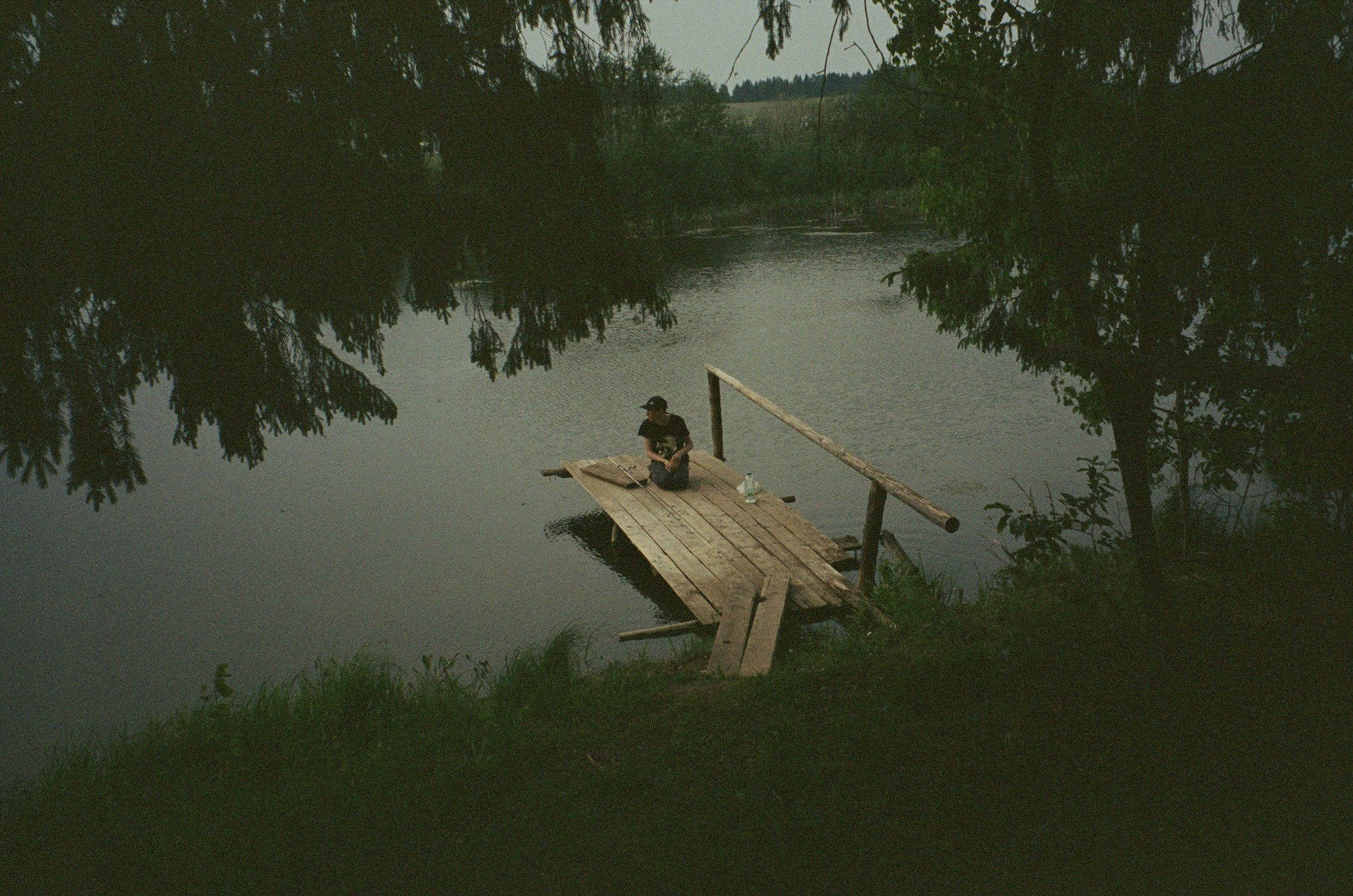 После занятий кружка ракетостроения на сельском пруду, деревня Нижняя Пыхта 