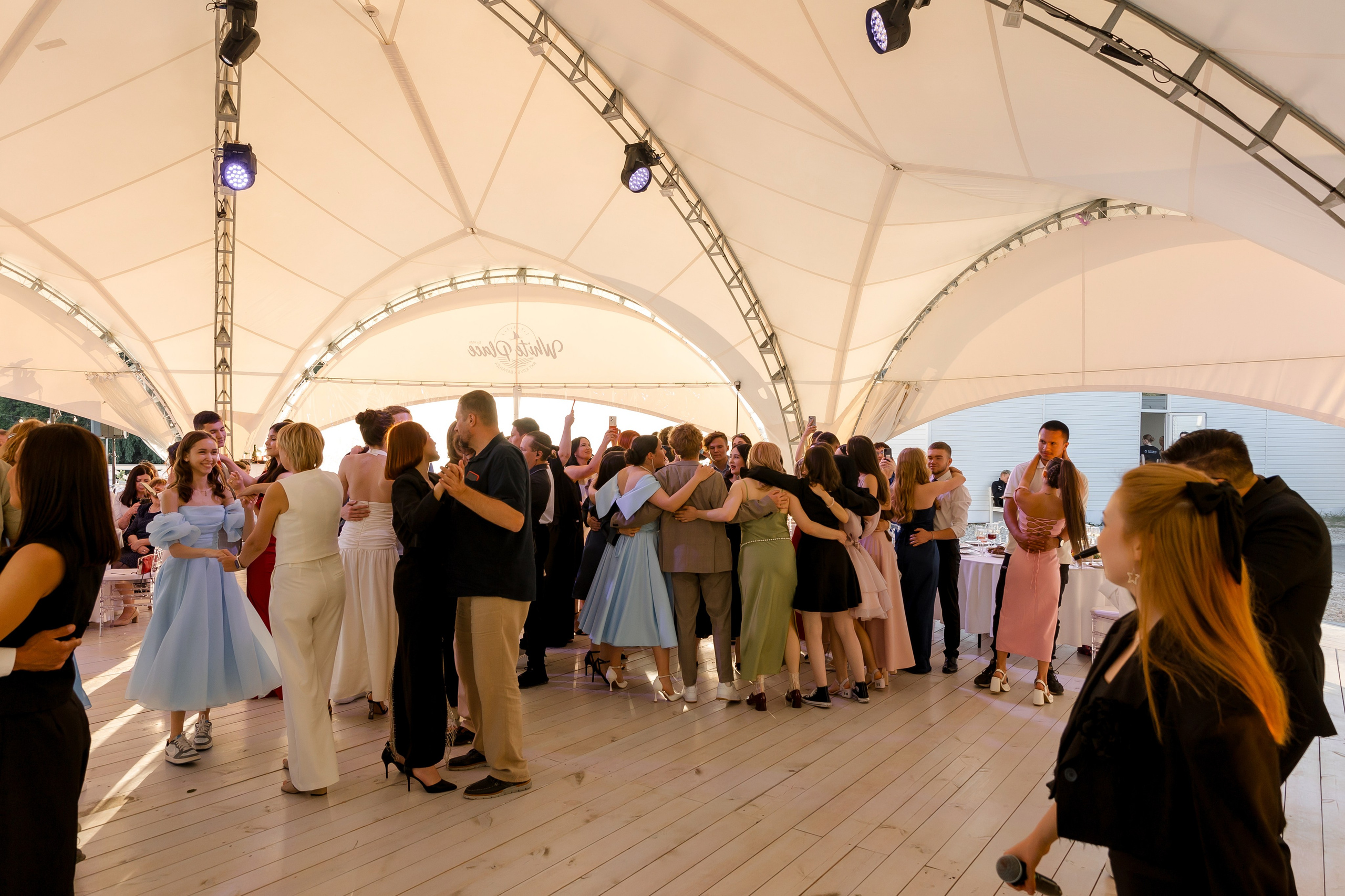 ВЫПУСКНОЙ White Place — Гимназия 52. Свадебный и семейный фотограф Динар Гильмутдинов