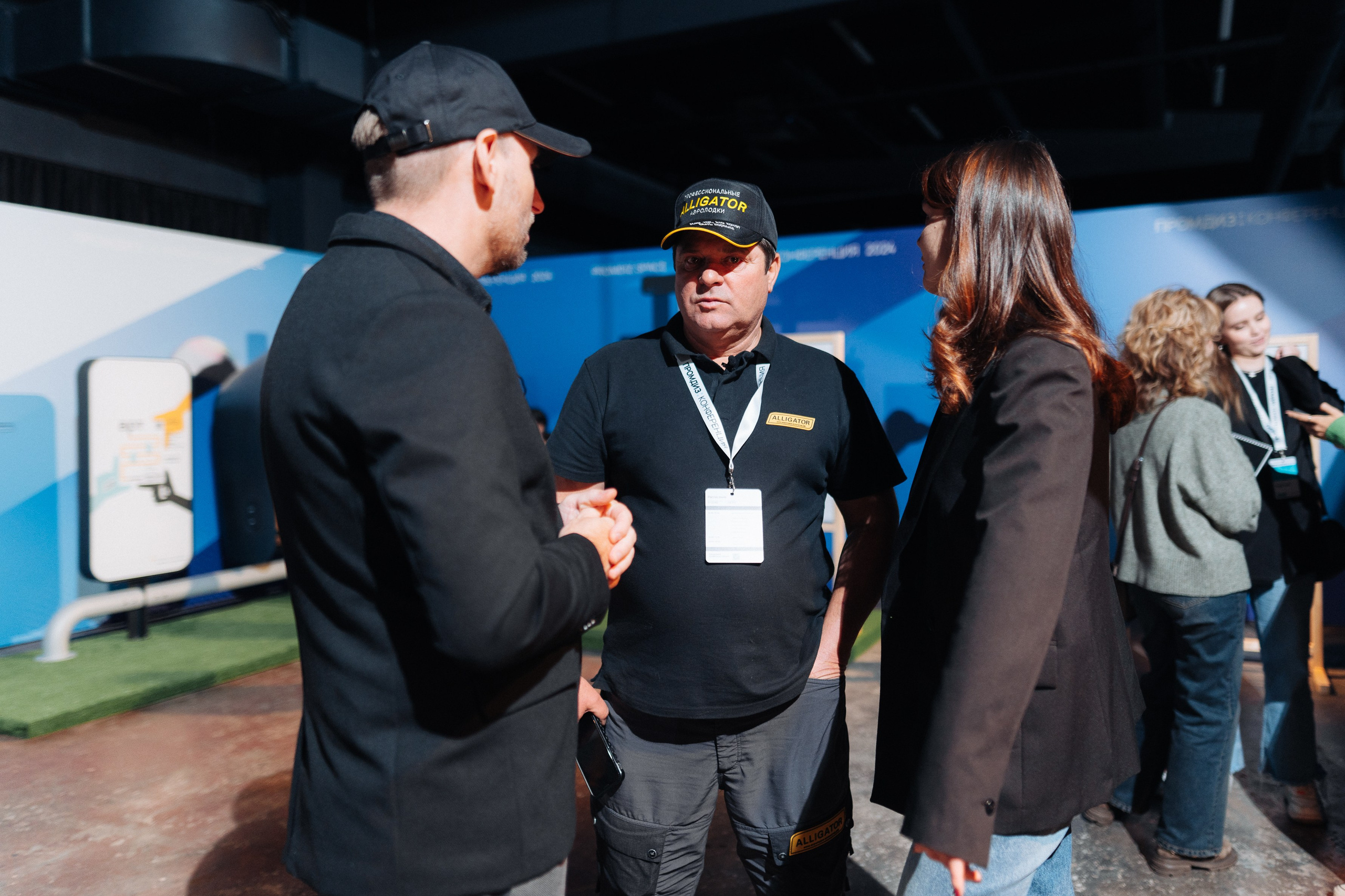 Конференция ПРОМДИЗАЙН 2024. Репортажный фотограф Красноярск Алекс Чампакхам