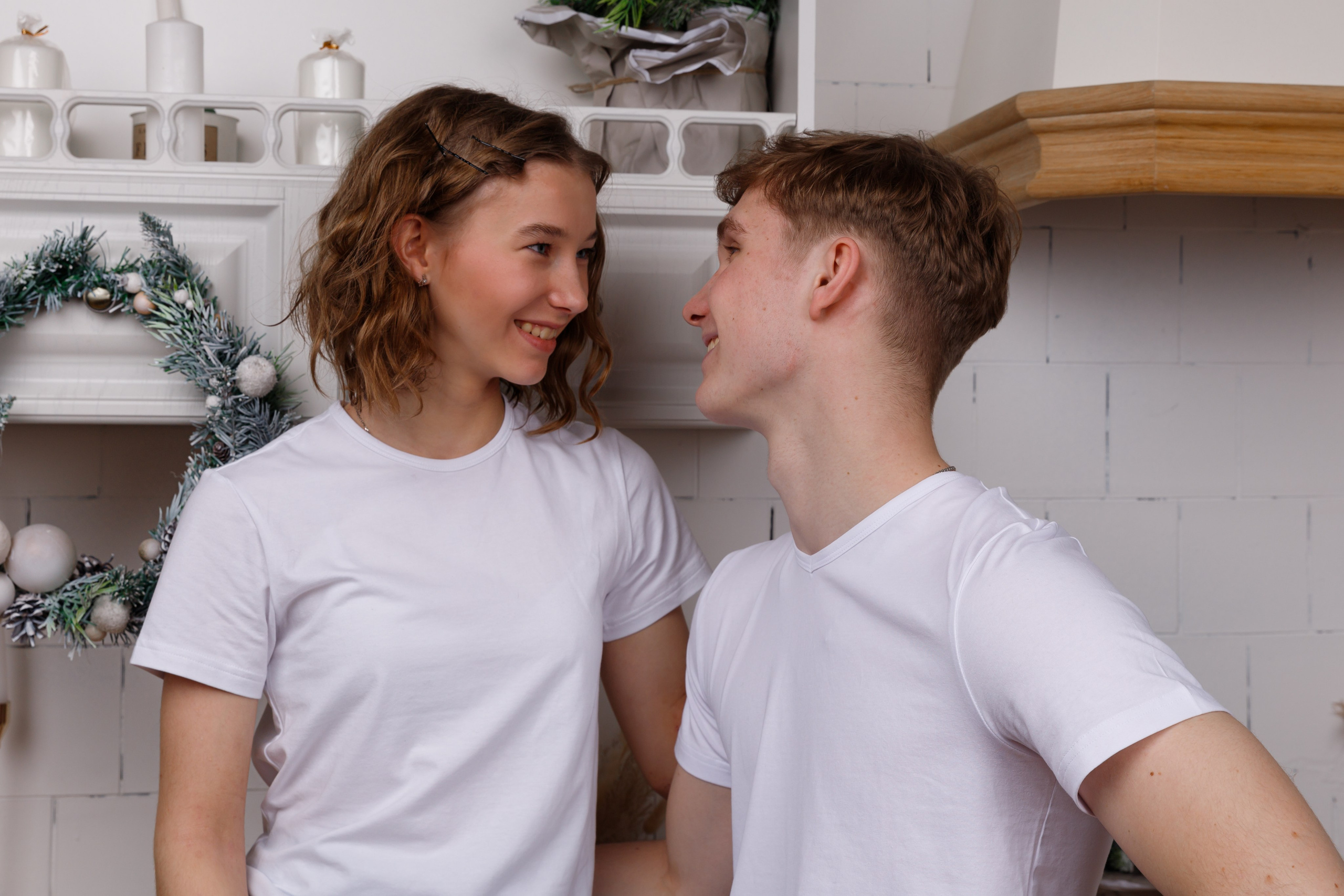 HappyNewYear_DailyStudio_2024. ФОТОГРАФ РАДОСТИ Фотосессия в студии СПб. Портретный фотограф — Юрий Торлопов