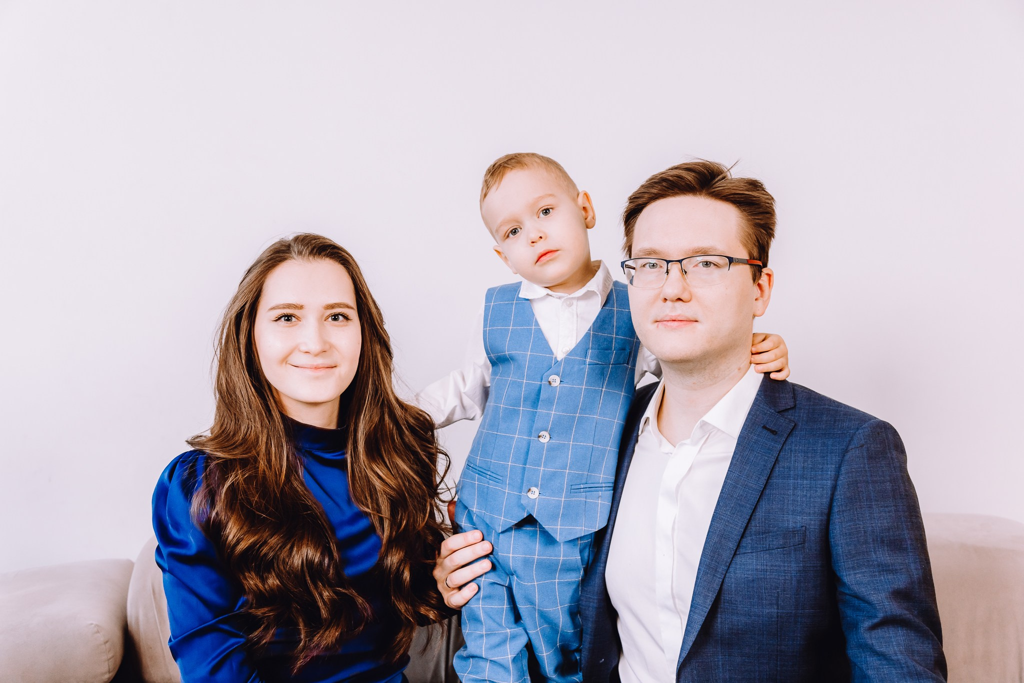 Лева и его родители 🦁. Репортажный и семейный фотограф в Москве