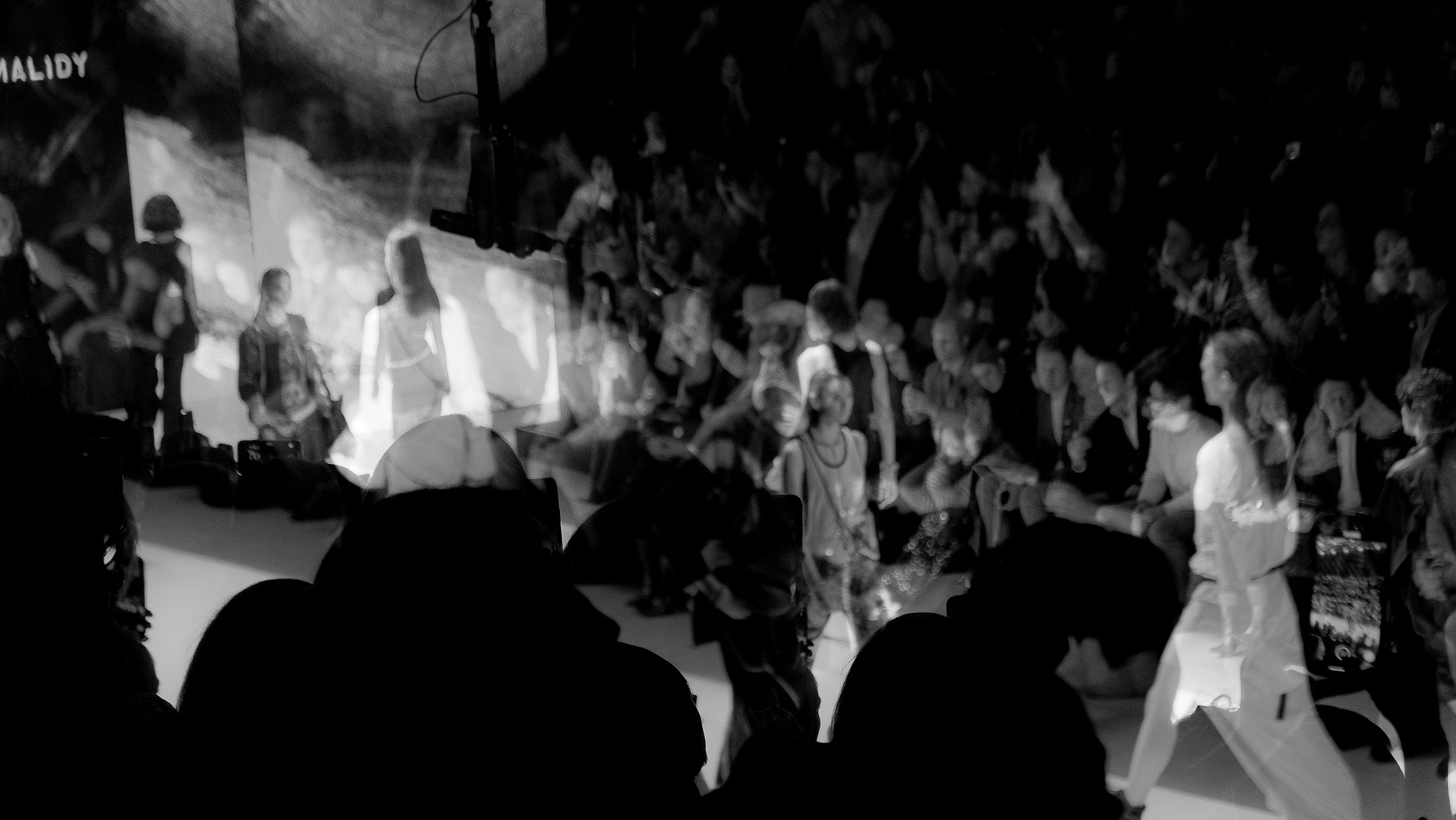 Backstage. Fotografo a Mosca con un’atmosfera notturna di foto