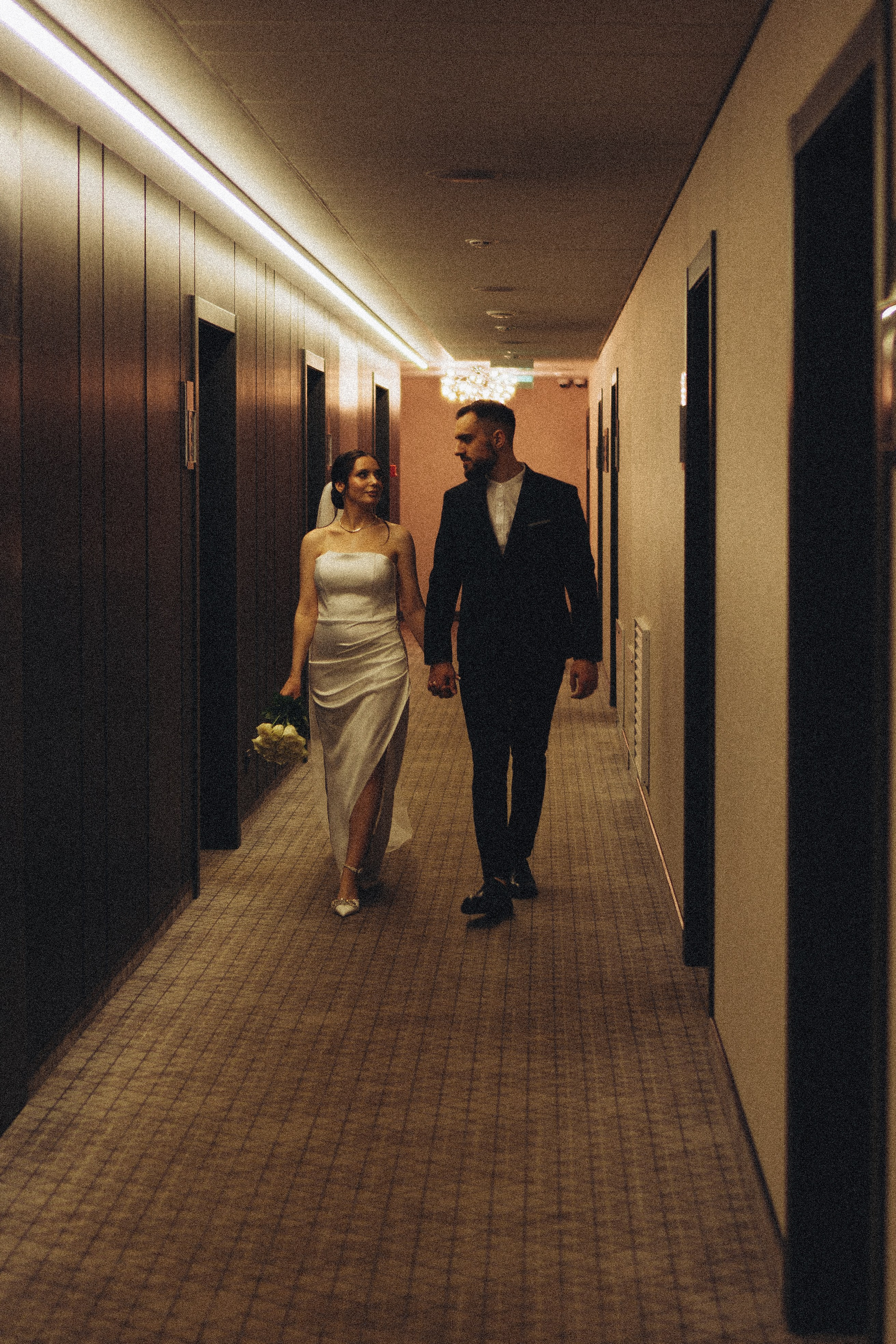 СВАДЕБНАЯ СЬЕМКА СБОРОВ ЖЕНИХА И НЕВЕСТЫ В ОТЕЛЕ И ТАКЖЕ ФОТОСЕССИИЯ В ОТЕЛЕЕ МЕГАПОЛИС БРЯНСК. Профессиональный фотограф, Санкт-Петербург — Виктория Богомолова