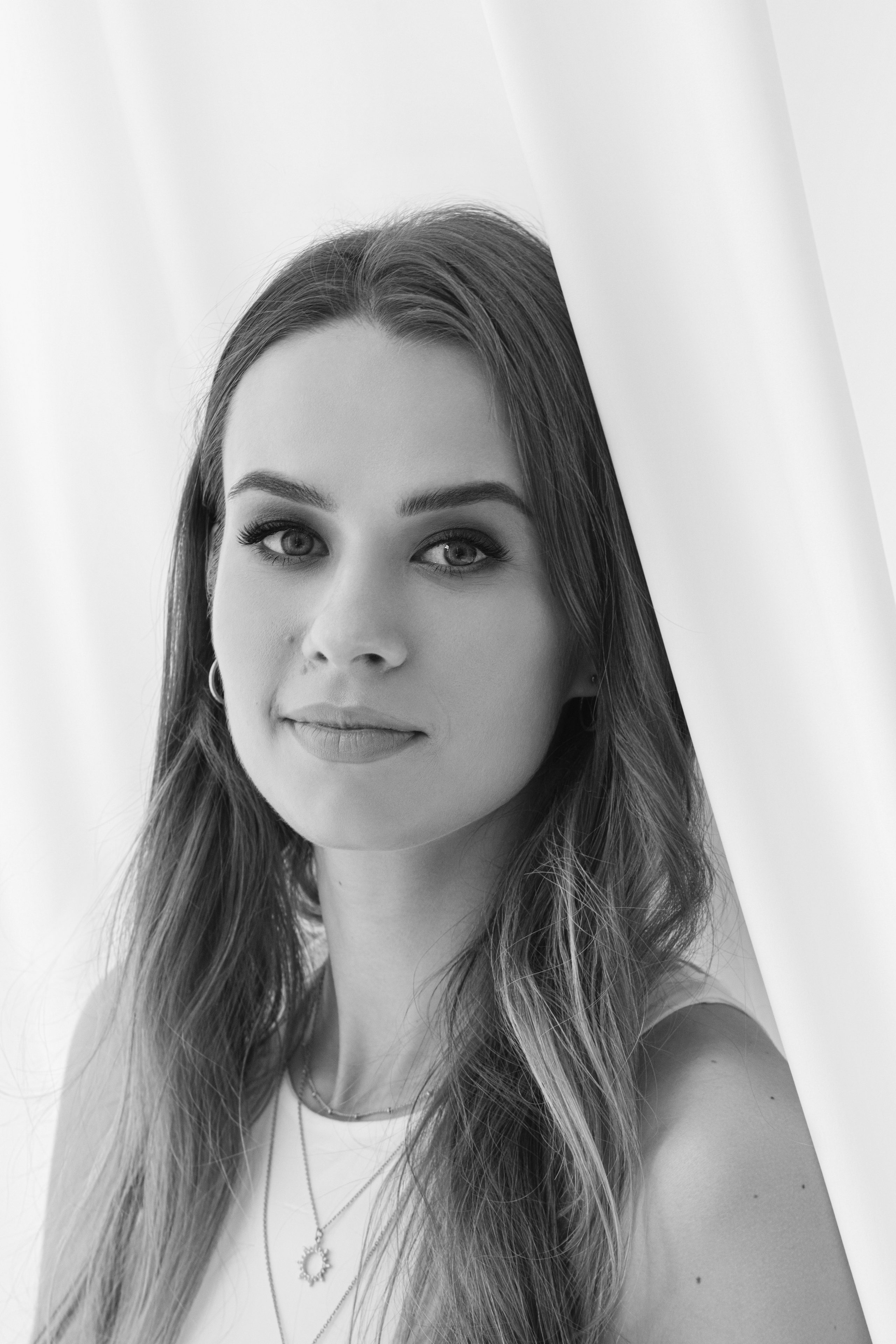 Fotodzień „Kobiecość w stylu minimalizmu”. Fotograf w Łodzi Lana Shkuratova