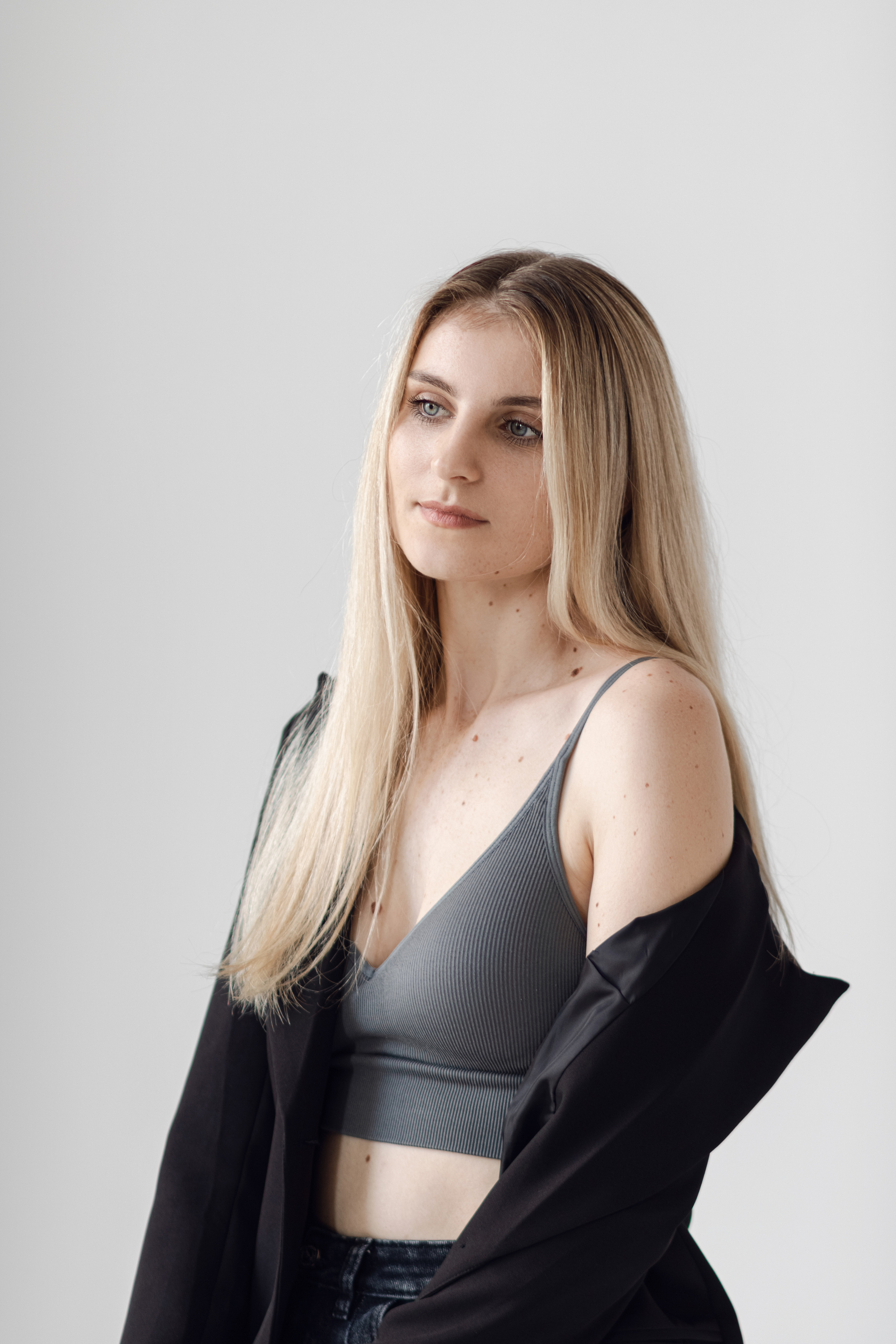 Fotodzień „Kobiecość w stylu minimalizmu”. Fotograf w Łodzi Lana Shkuratova