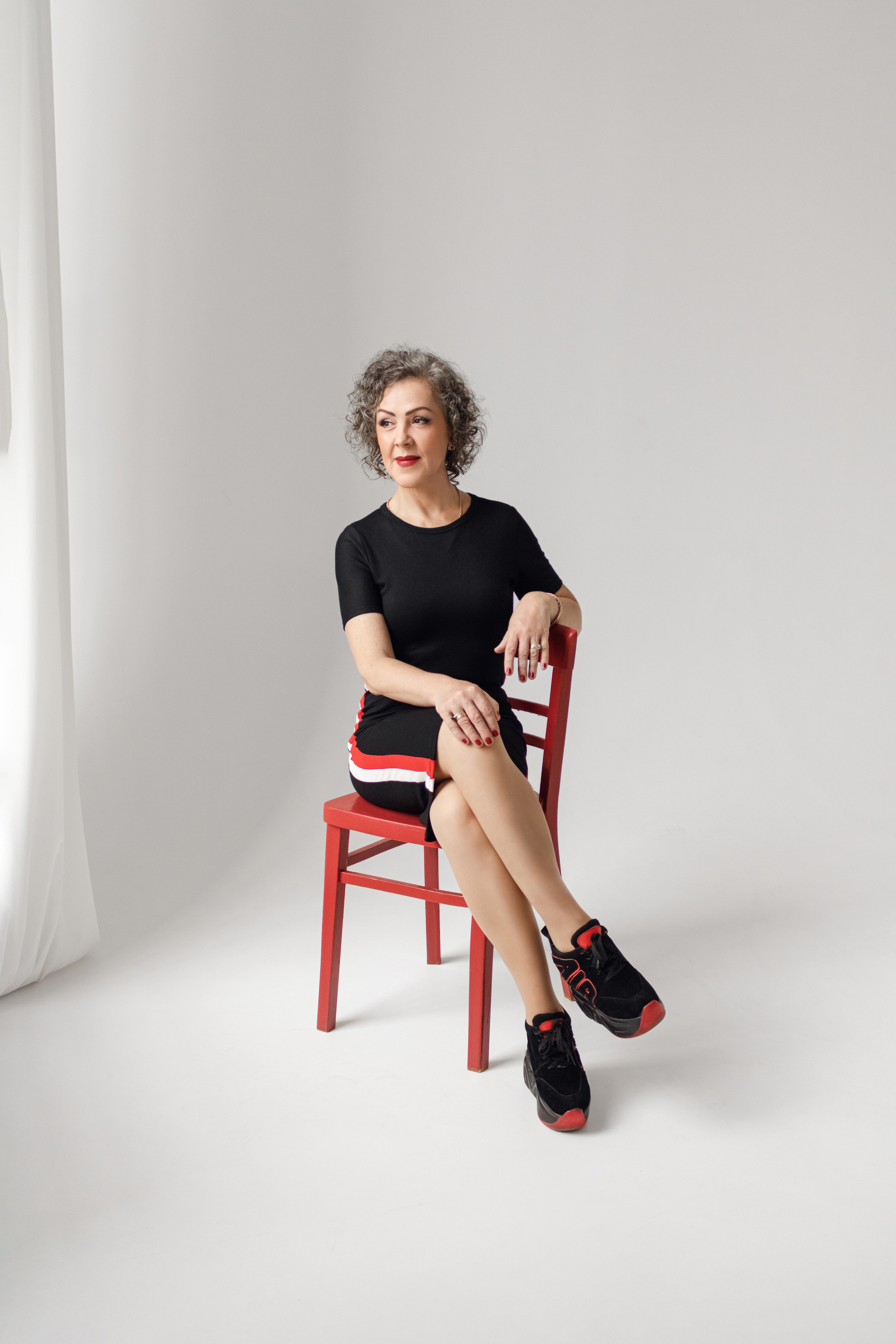 Fotodzień „Kobiecość w stylu minimalizmu”. Fotograf w Łodzi Lana Shkuratova