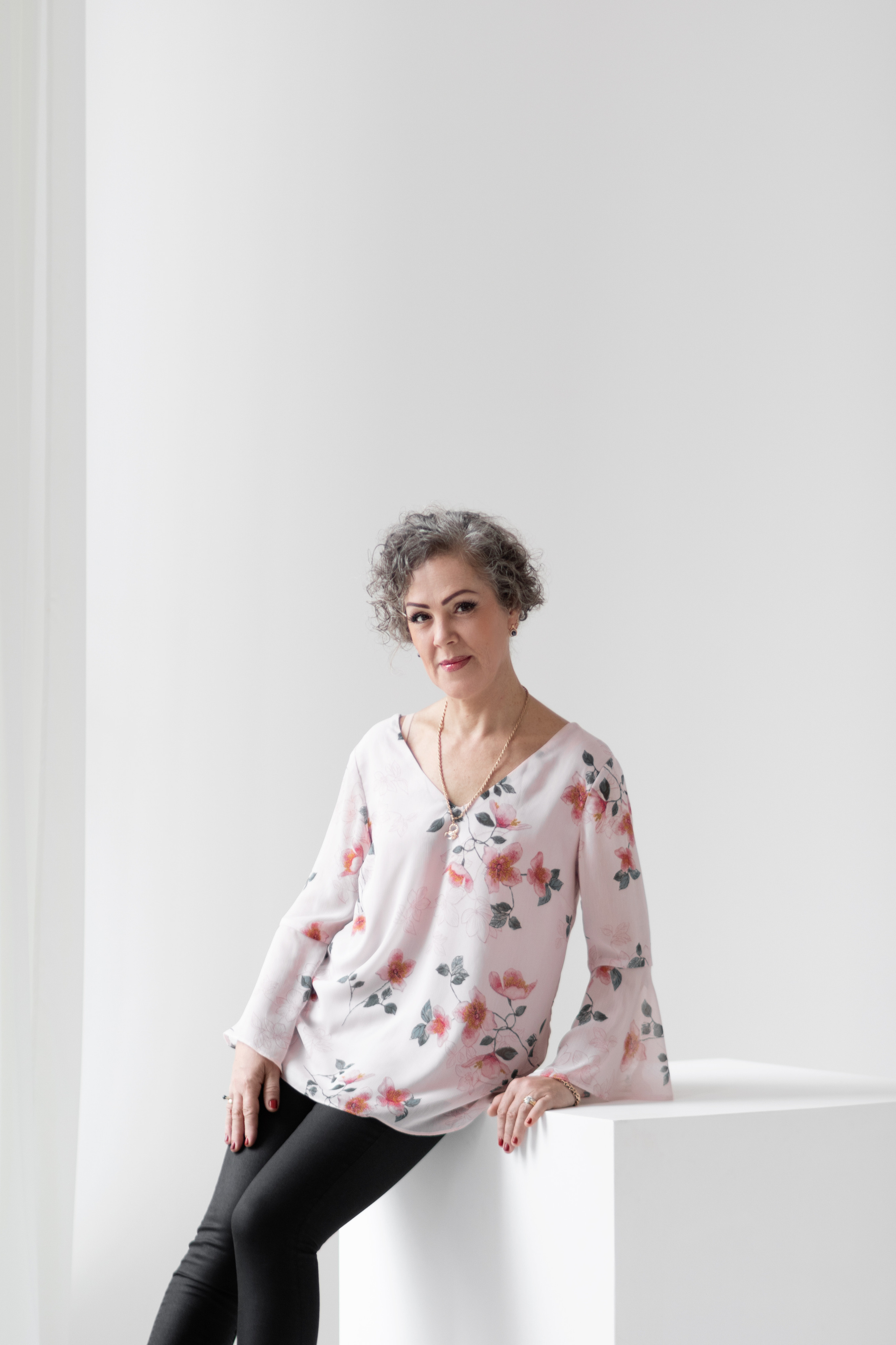 Fotodzień „Kobiecość w stylu minimalizmu”. Fotograf w Łodzi Lana Shkuratova